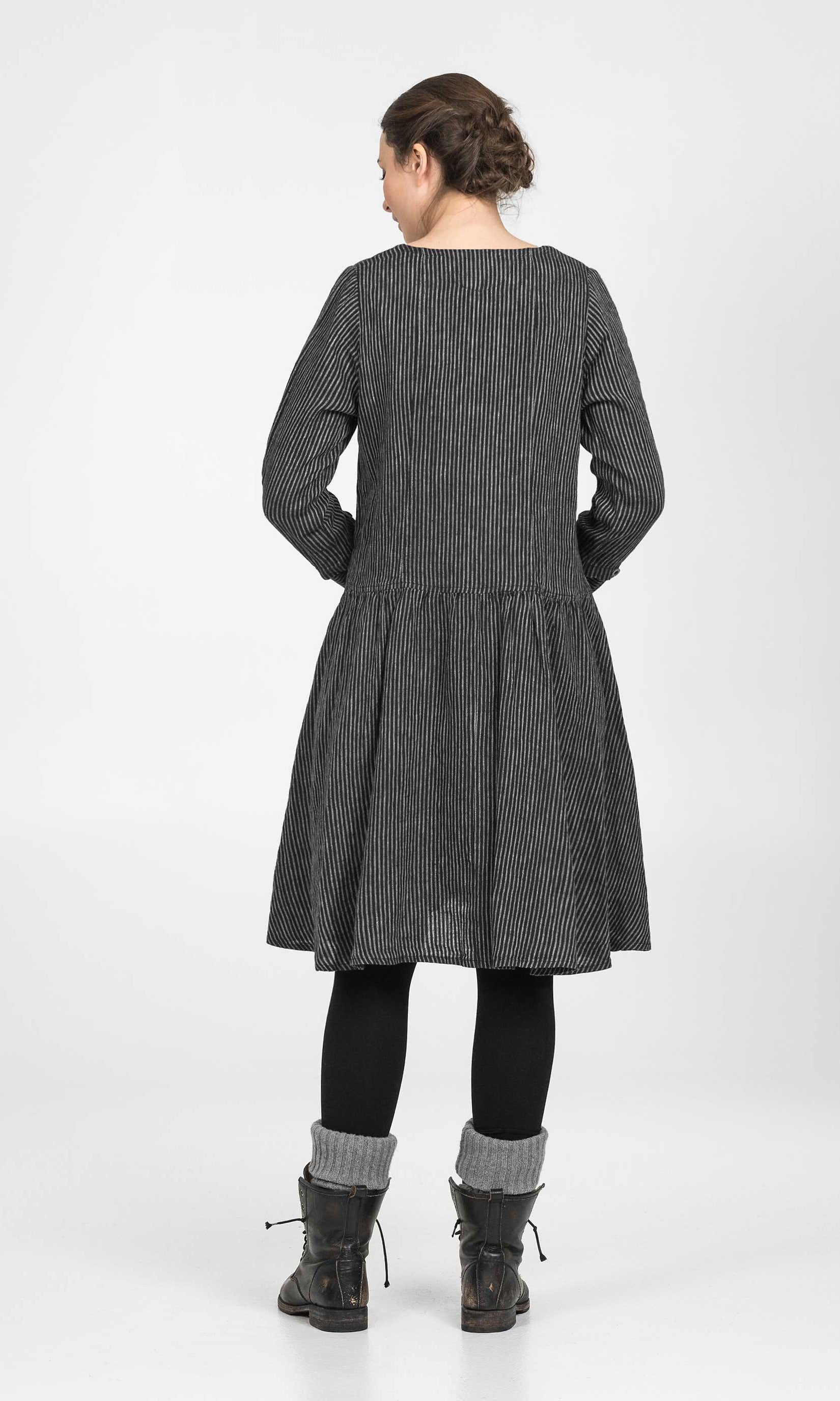 Knee-length dress in striped linen