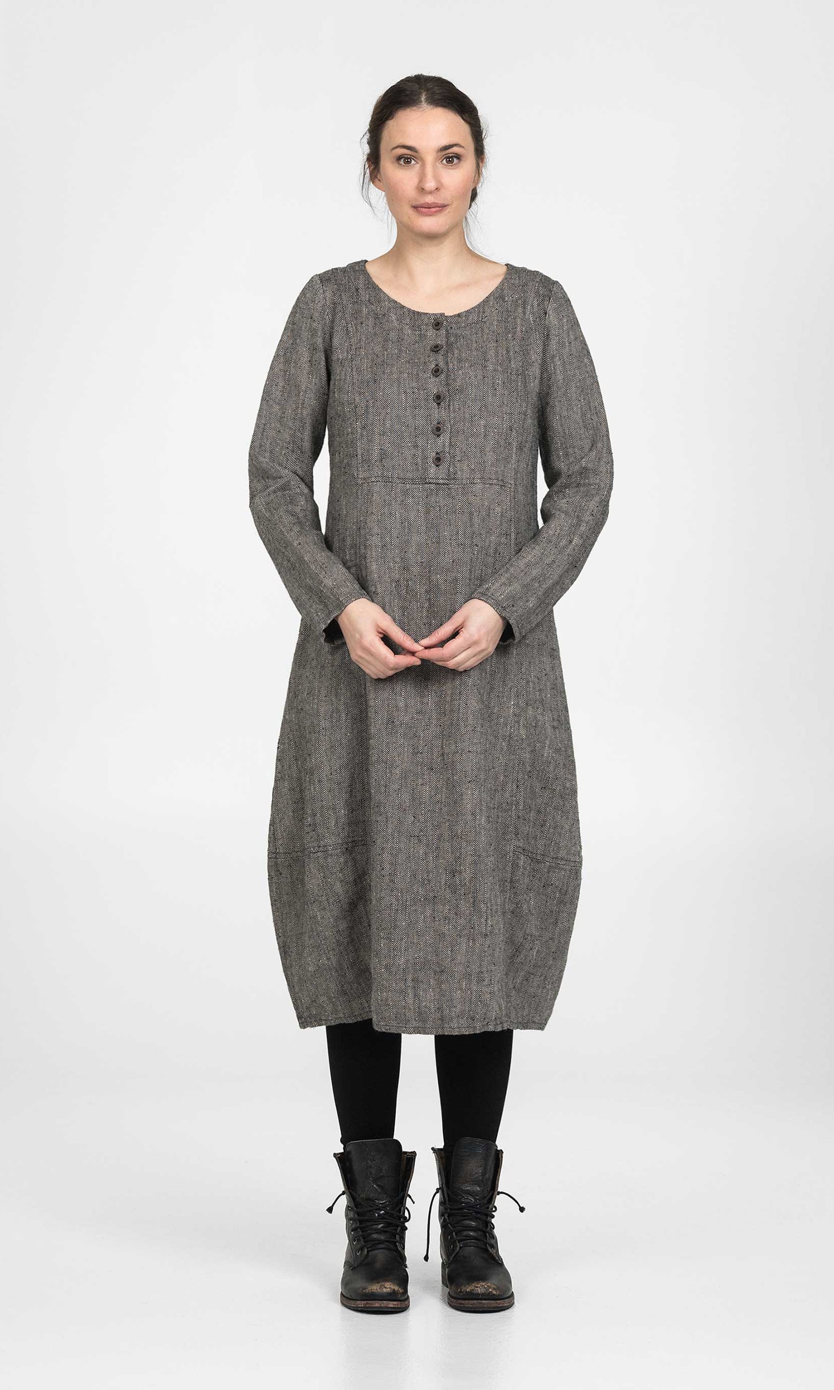 Longer linen dress with balloon skirt