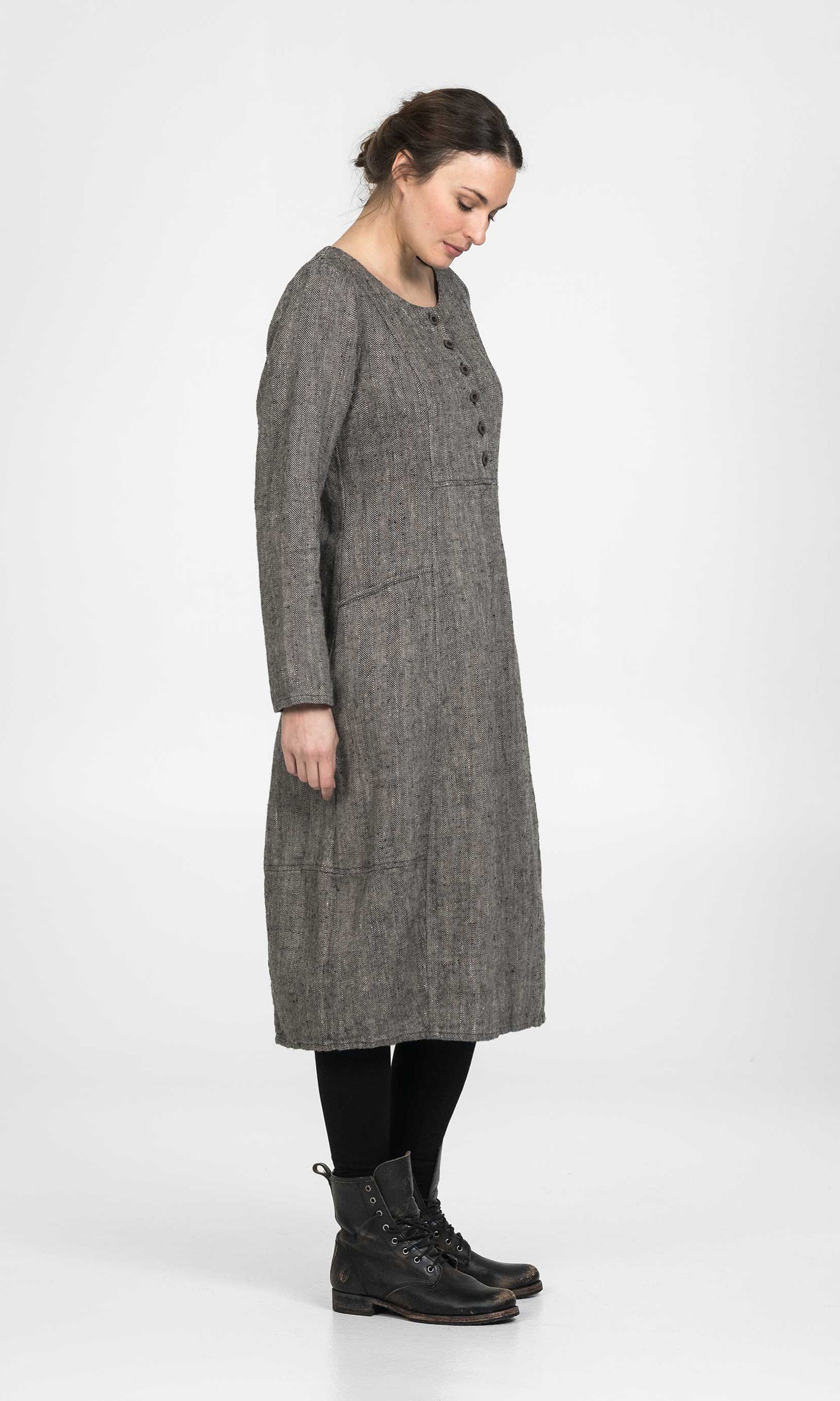 Longer linen dress with balloon skirt