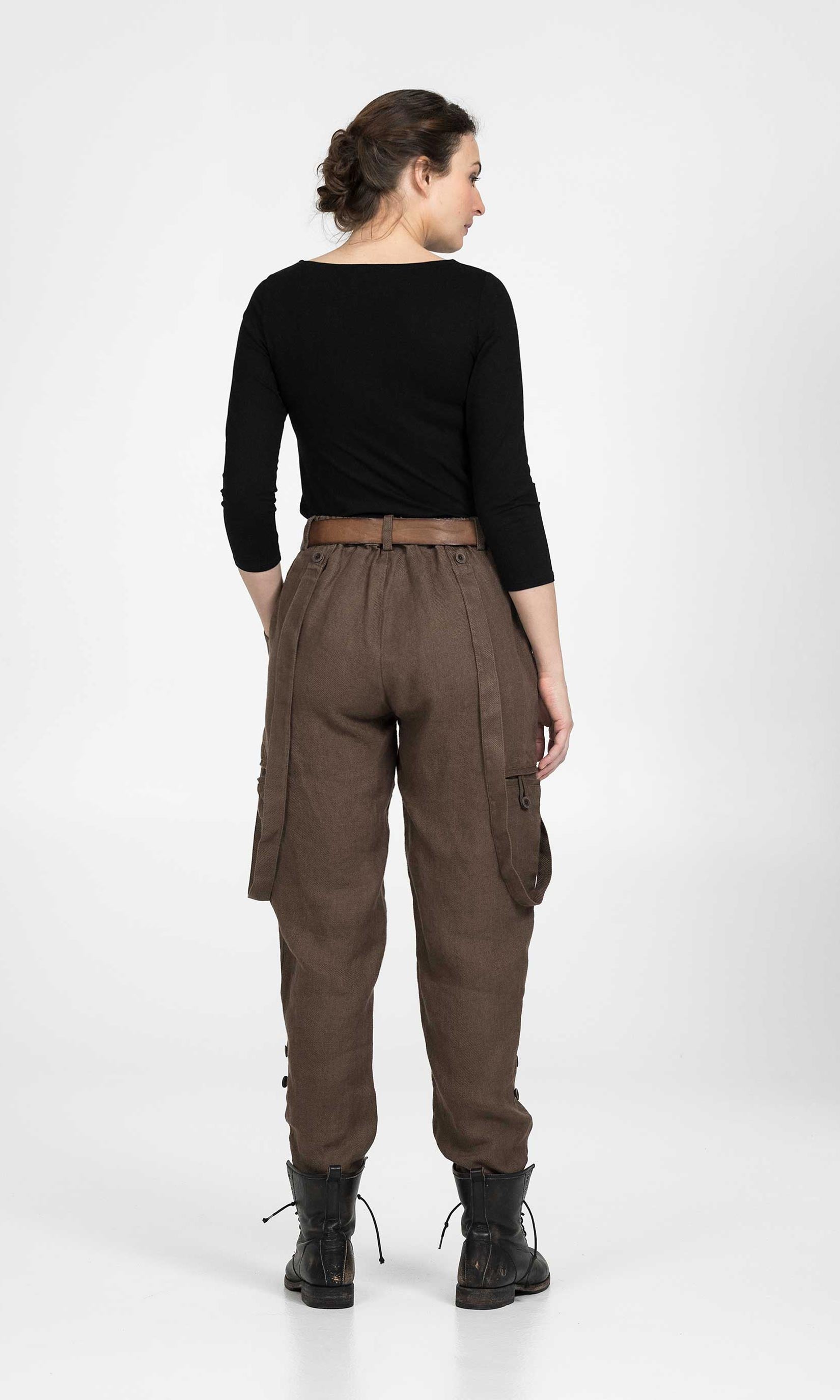 Linen trousers with suspenders
