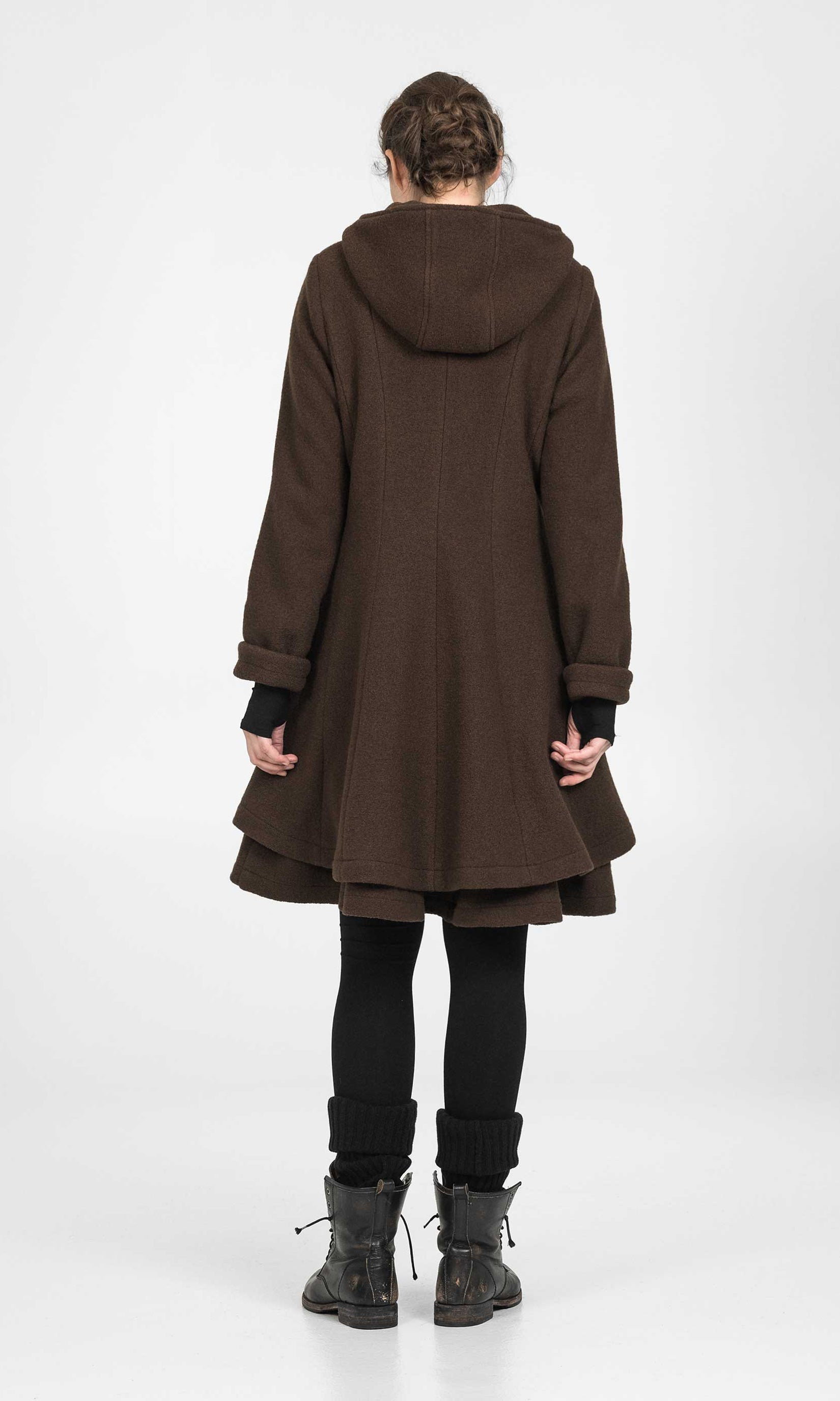 Fitted wool coat with zipper and hood