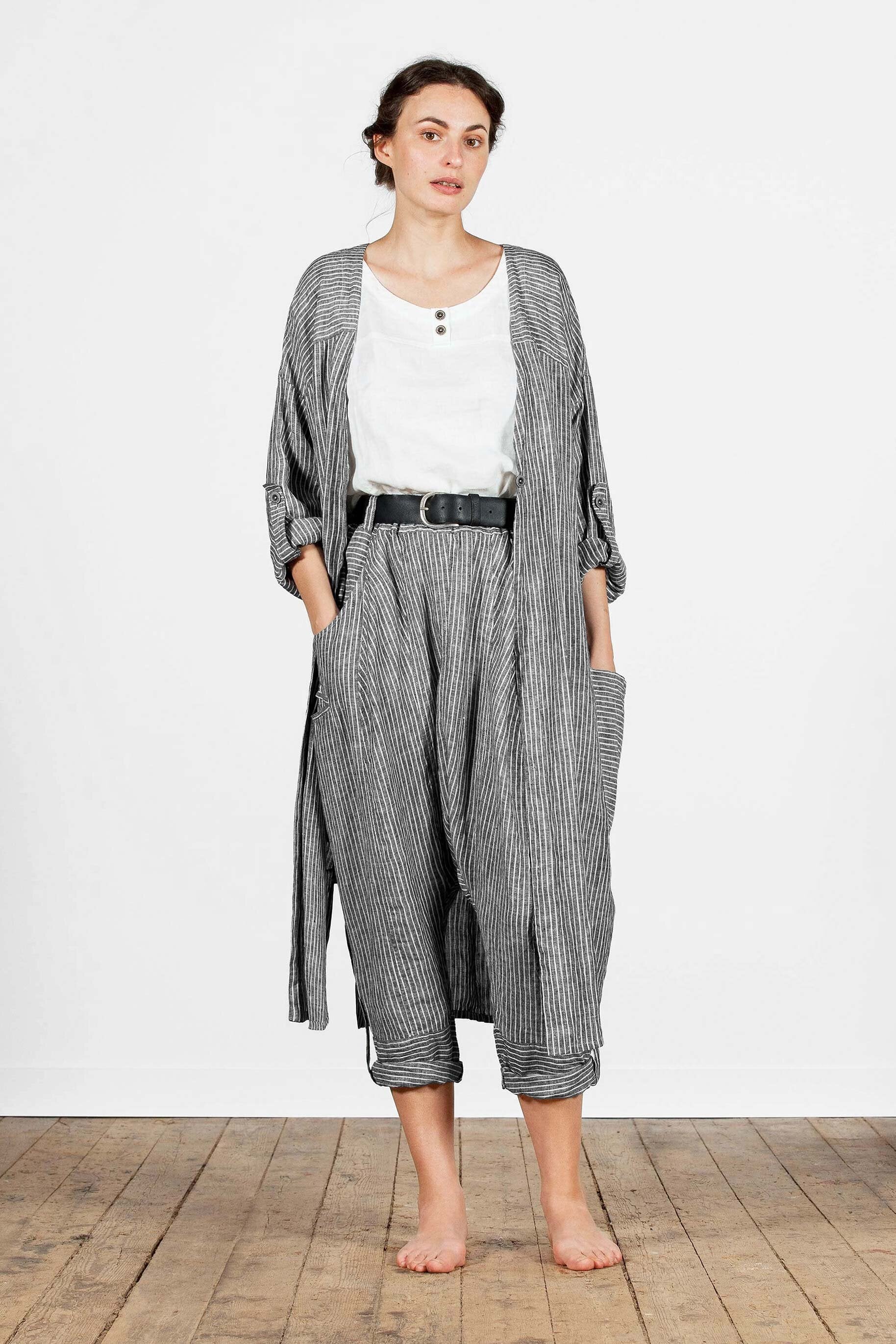 V-neck linen coat with button