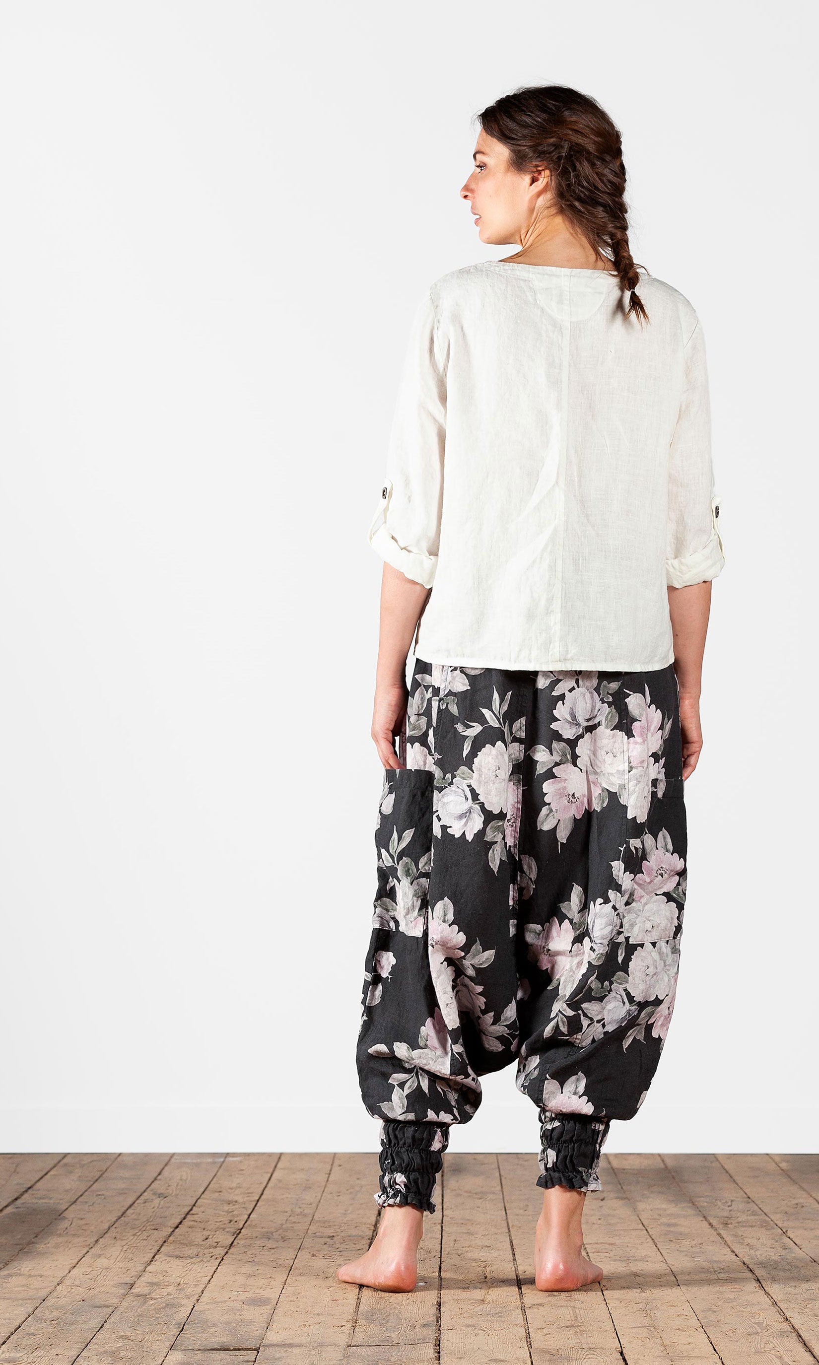 Linen blouse with wrap-around buttoning