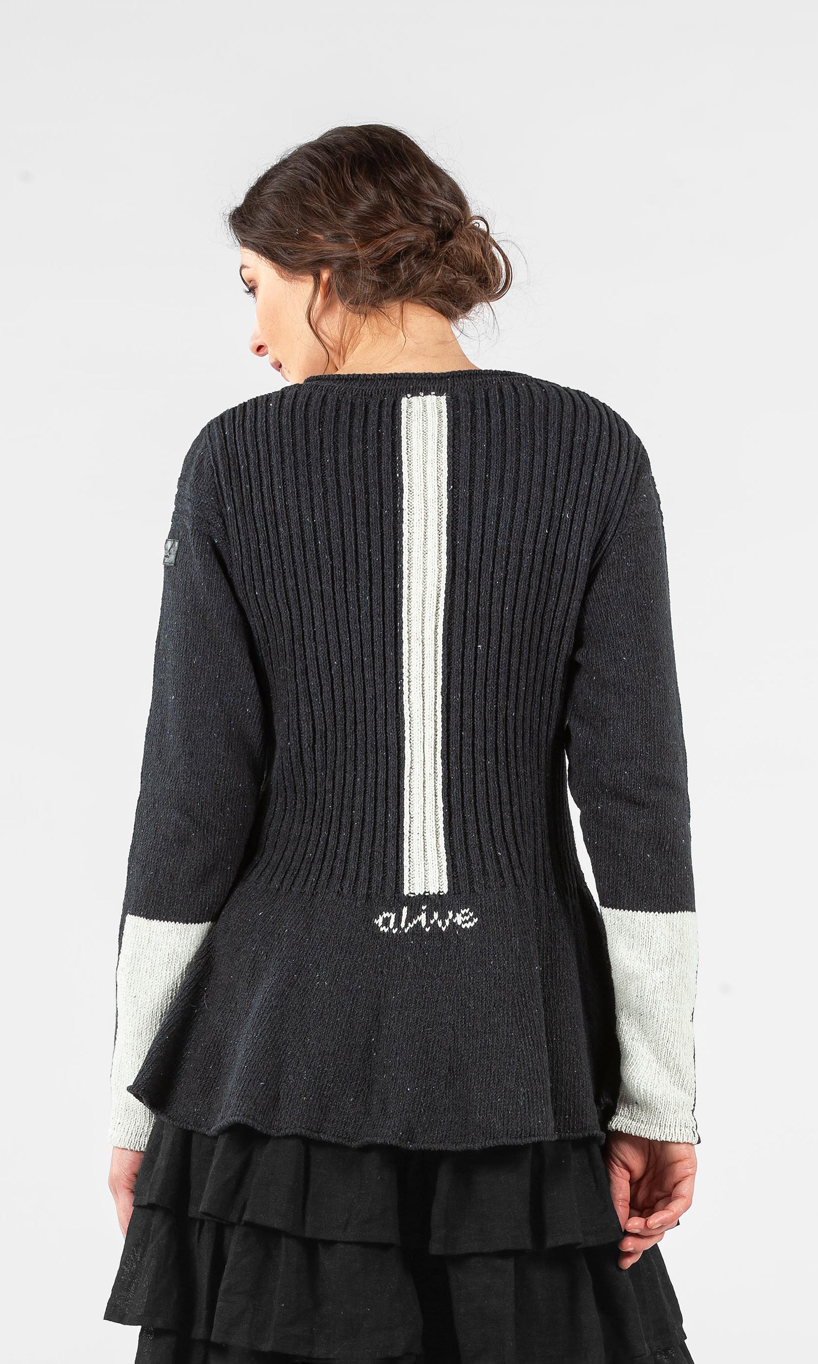 Knitted cardigan in a fitted style with a zipper in yarn from recycled jeans