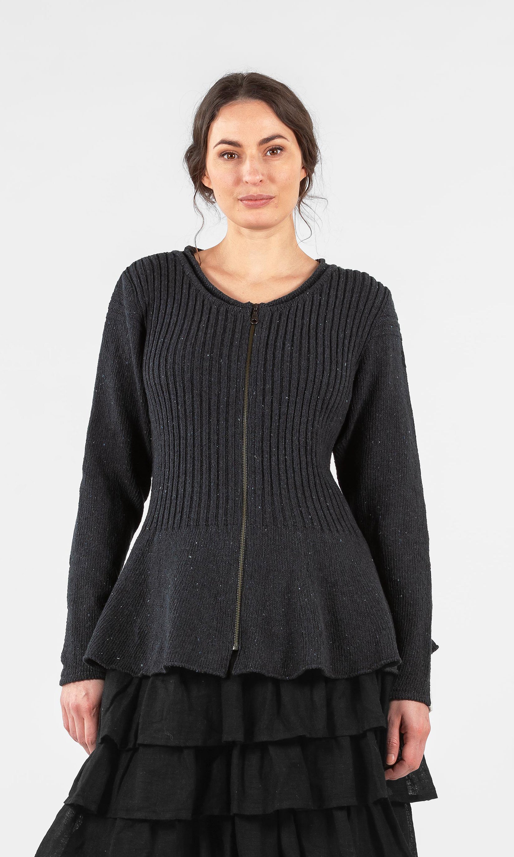 Knitted cardigan in a fitted style with a zipper in yarn from recycled jeans