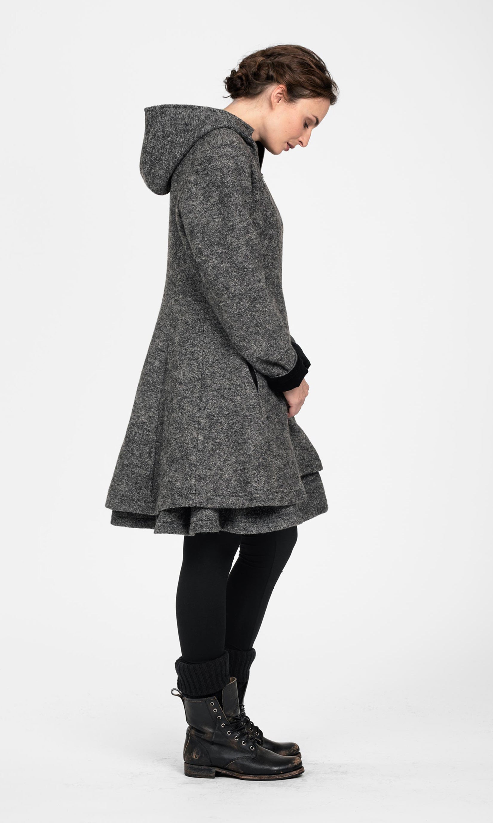 Fitted wool coat with zipper and hood