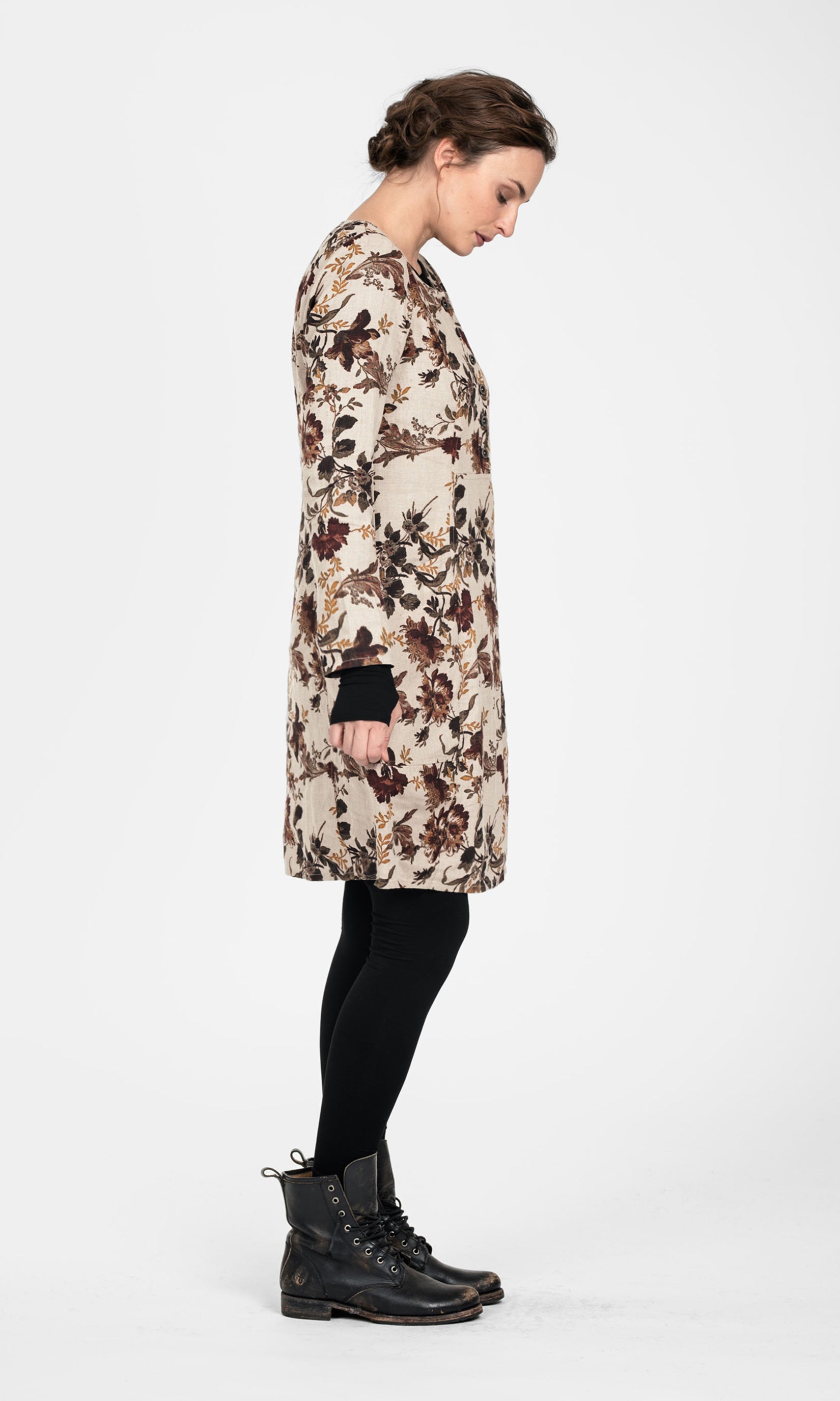 Short linen dress with balloon skirt