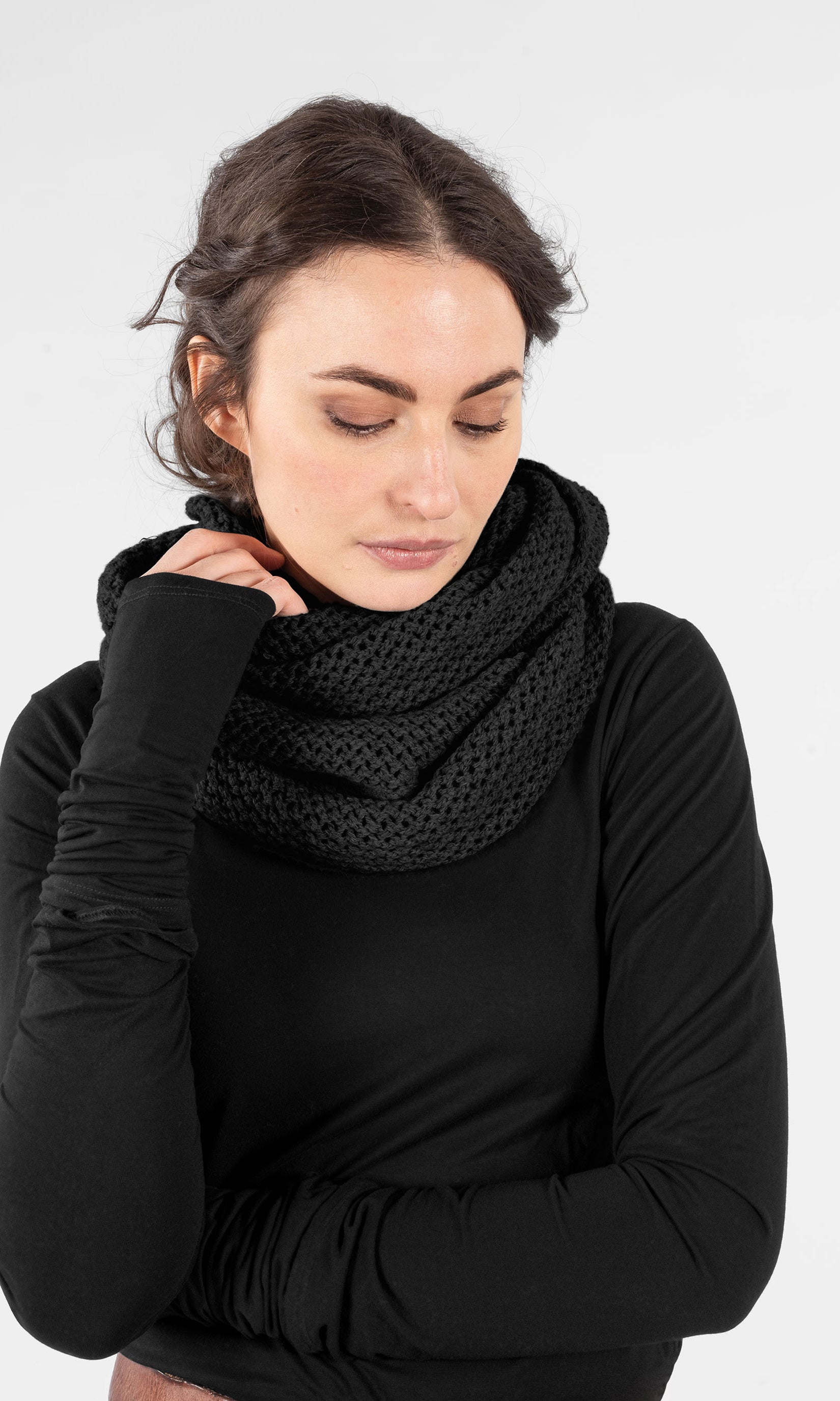 Gestrickter Rundschal aus Wolle