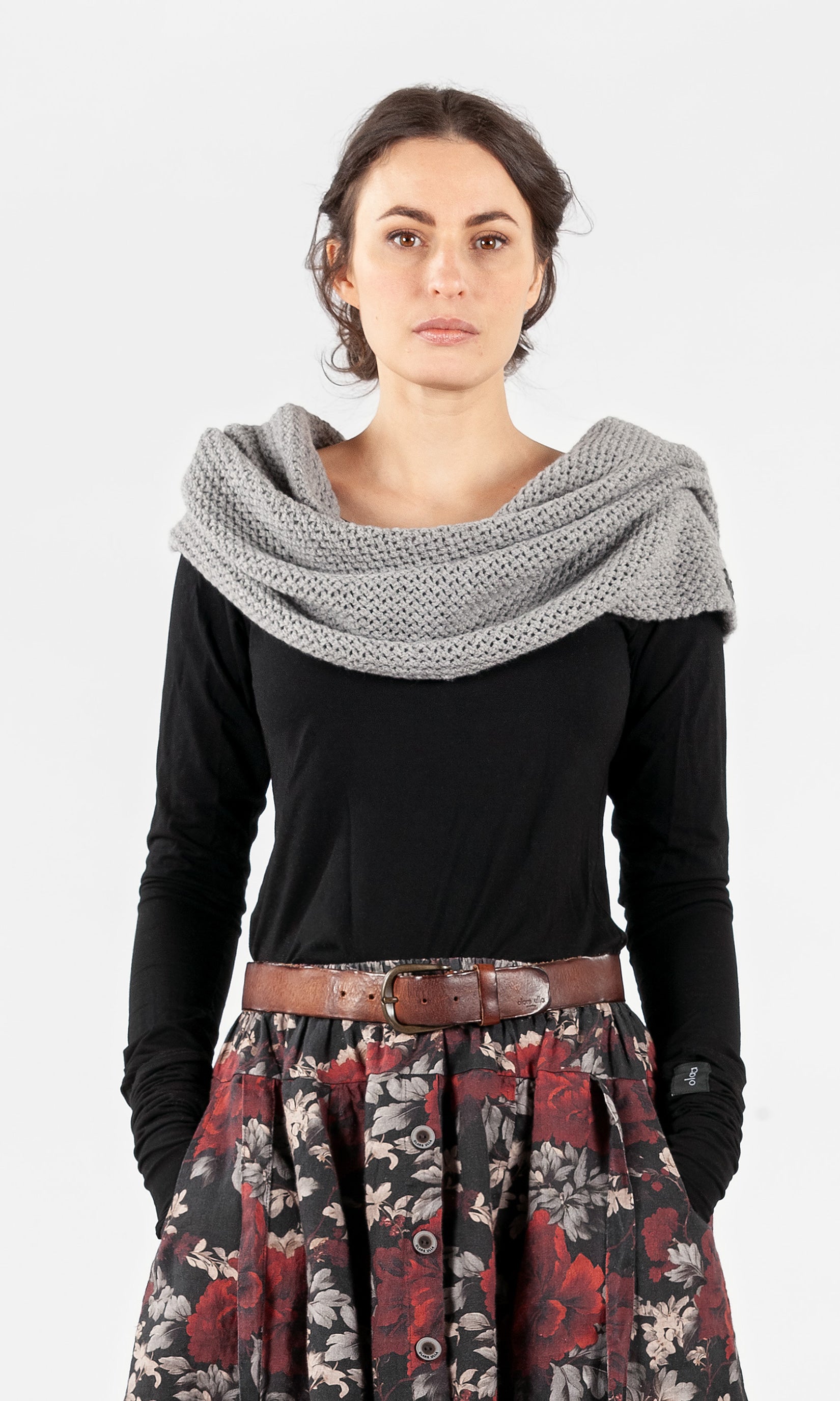 Gestrickter Rundschal aus Wolle