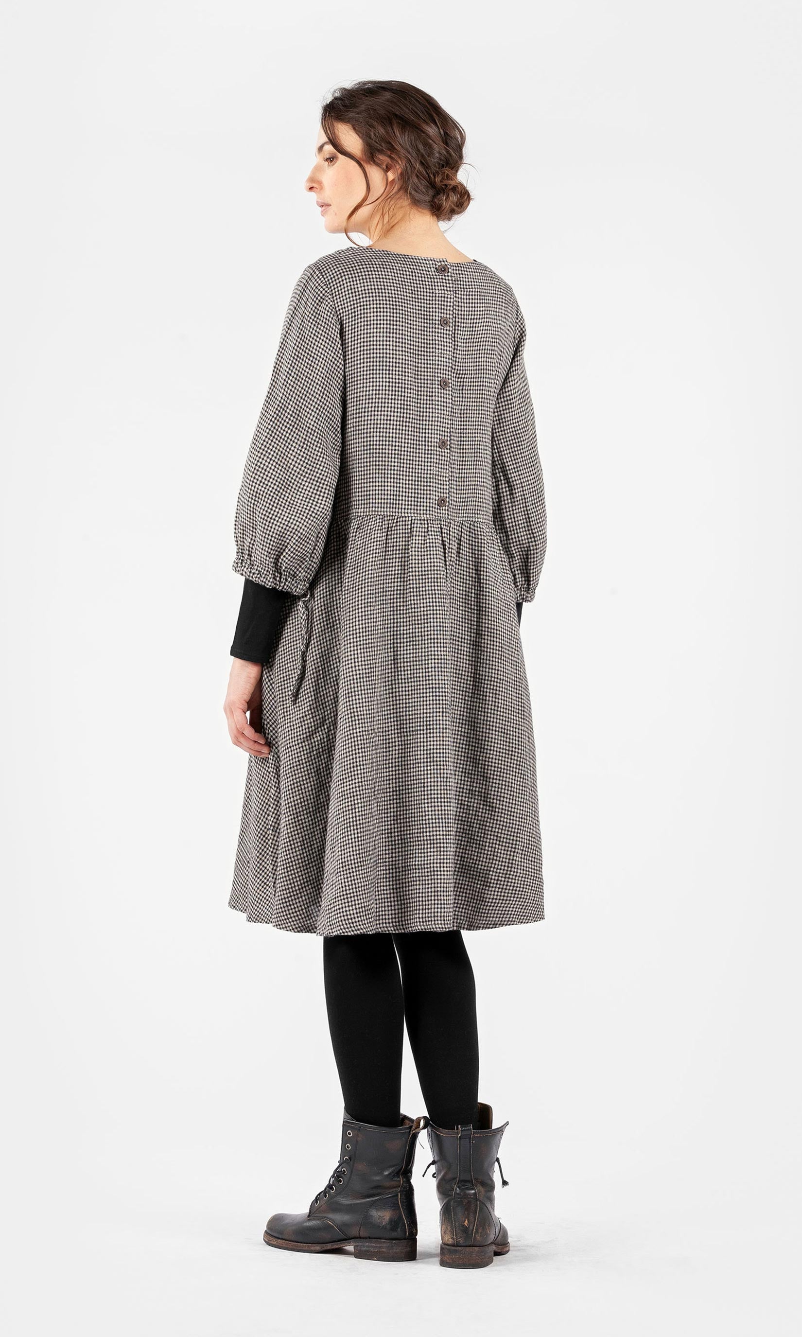 Knielanges Leinenkleid mit weiten Ärmeln und Tunnelzug