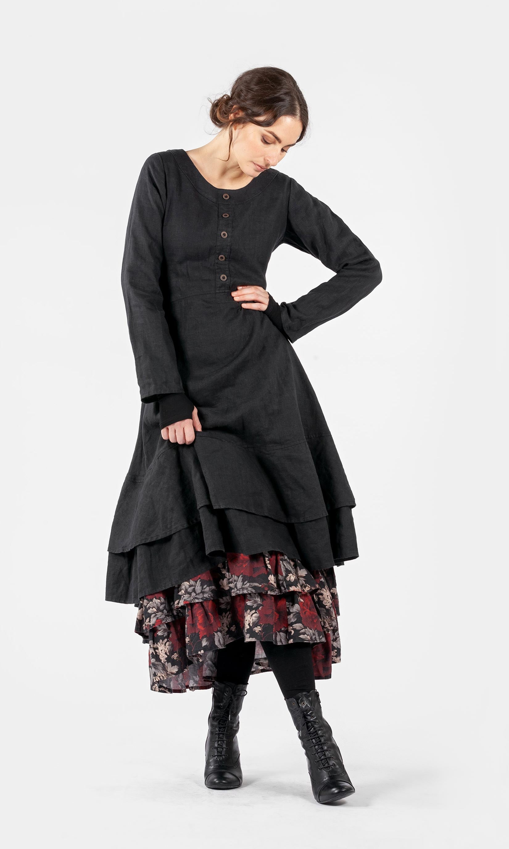 Langes Leinenkleid mit Doppelröcken