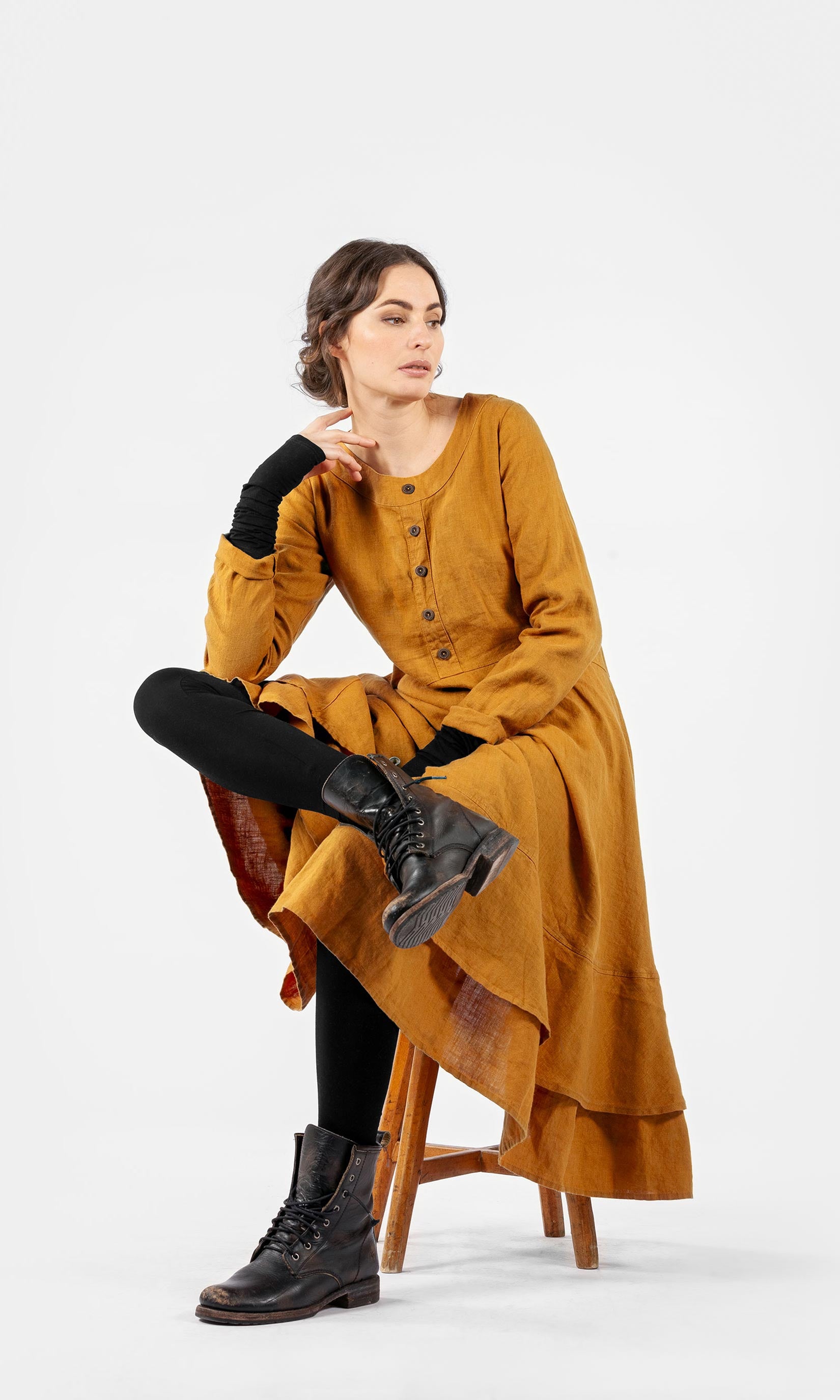 Langes Leinenkleid mit Doppelröcken