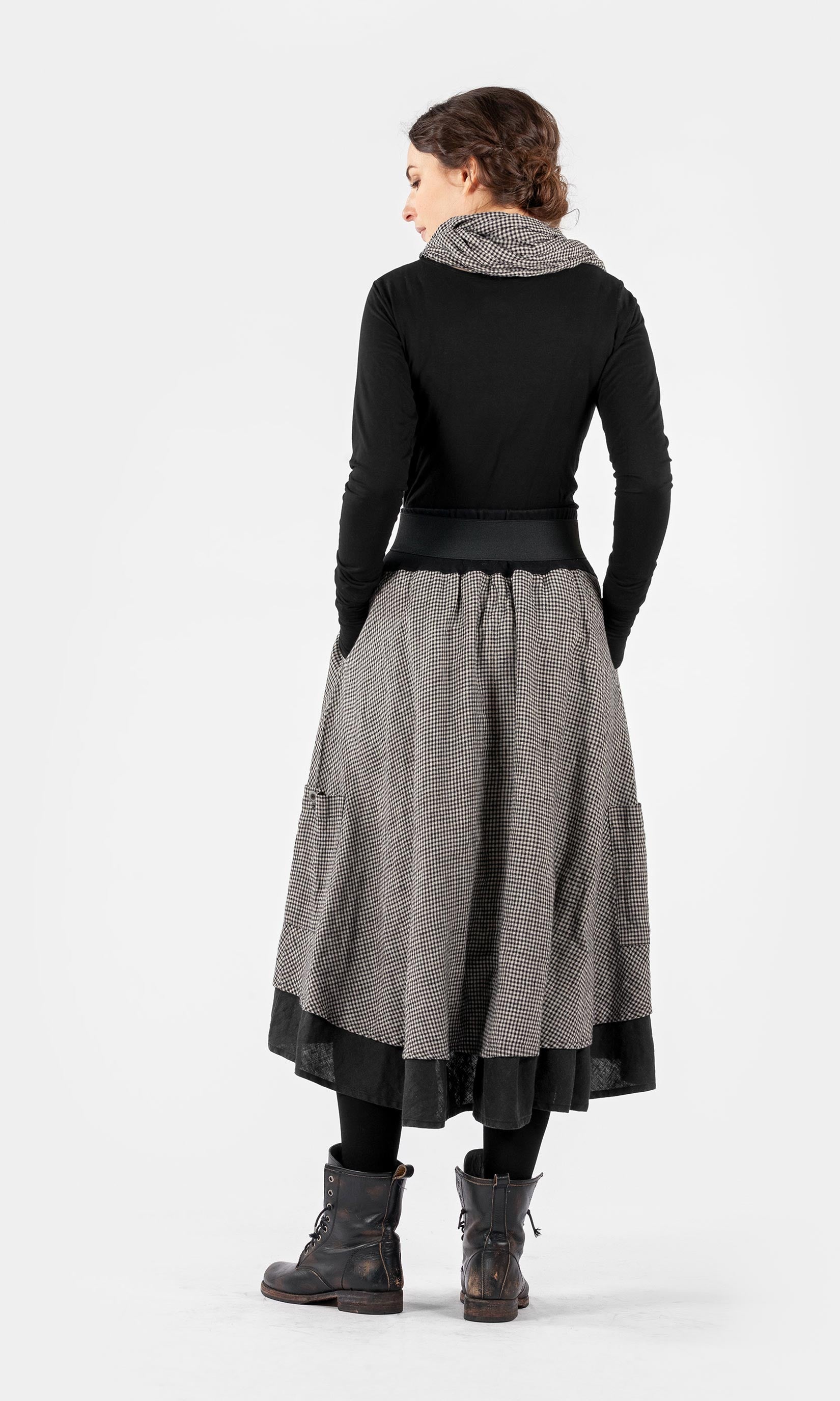 Long linen skirt in double layers with front buttoning
