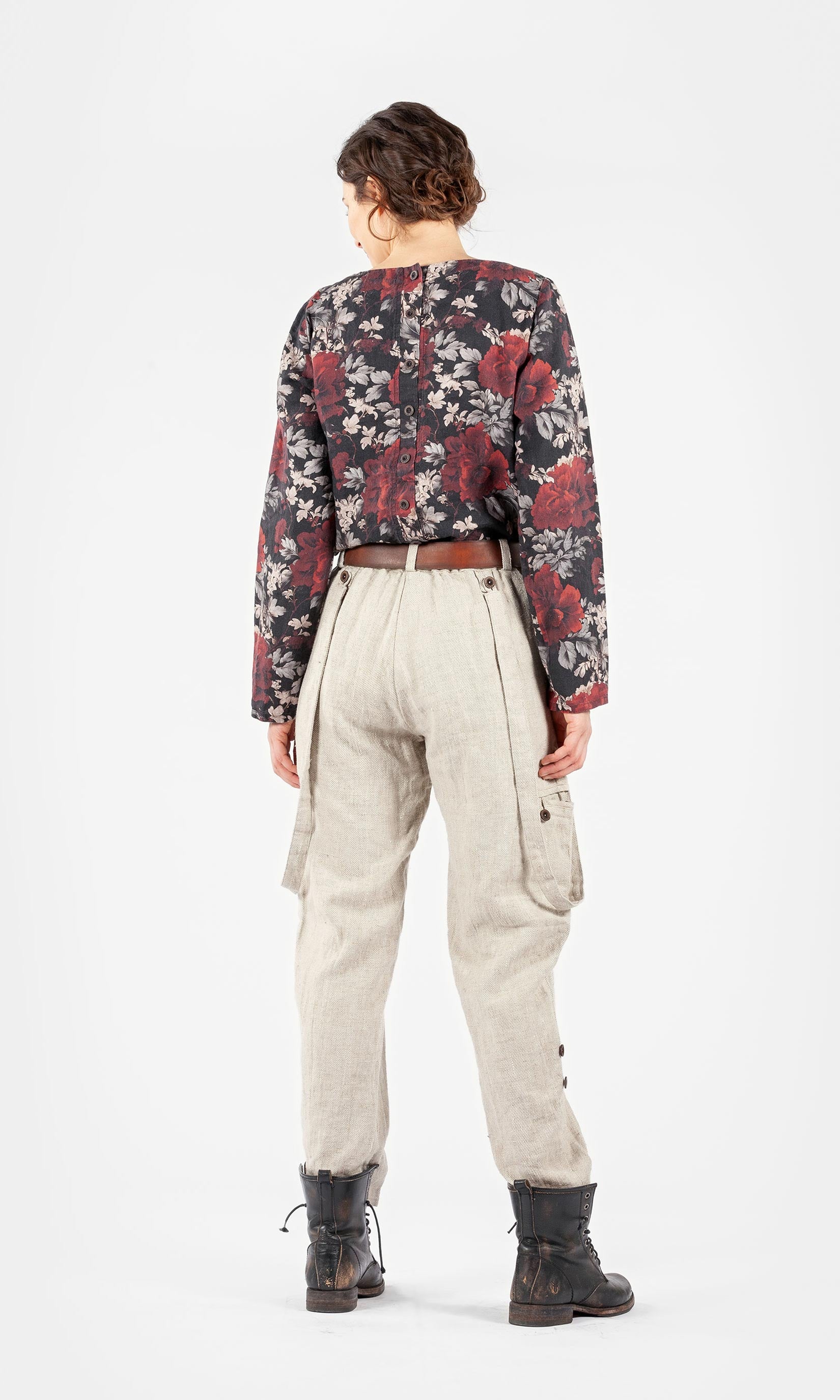 Linen trousers with suspenders