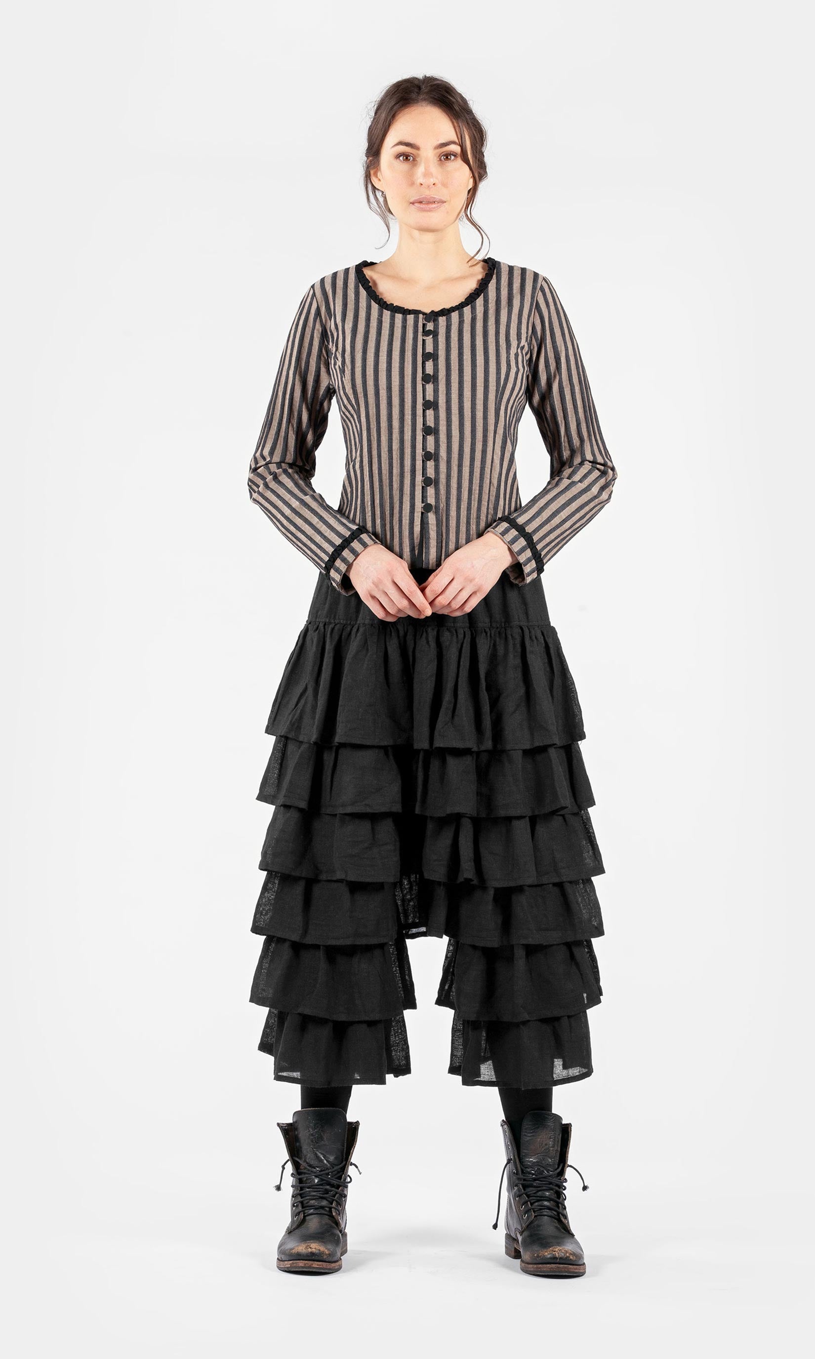Long-sleeved blouse with button closure