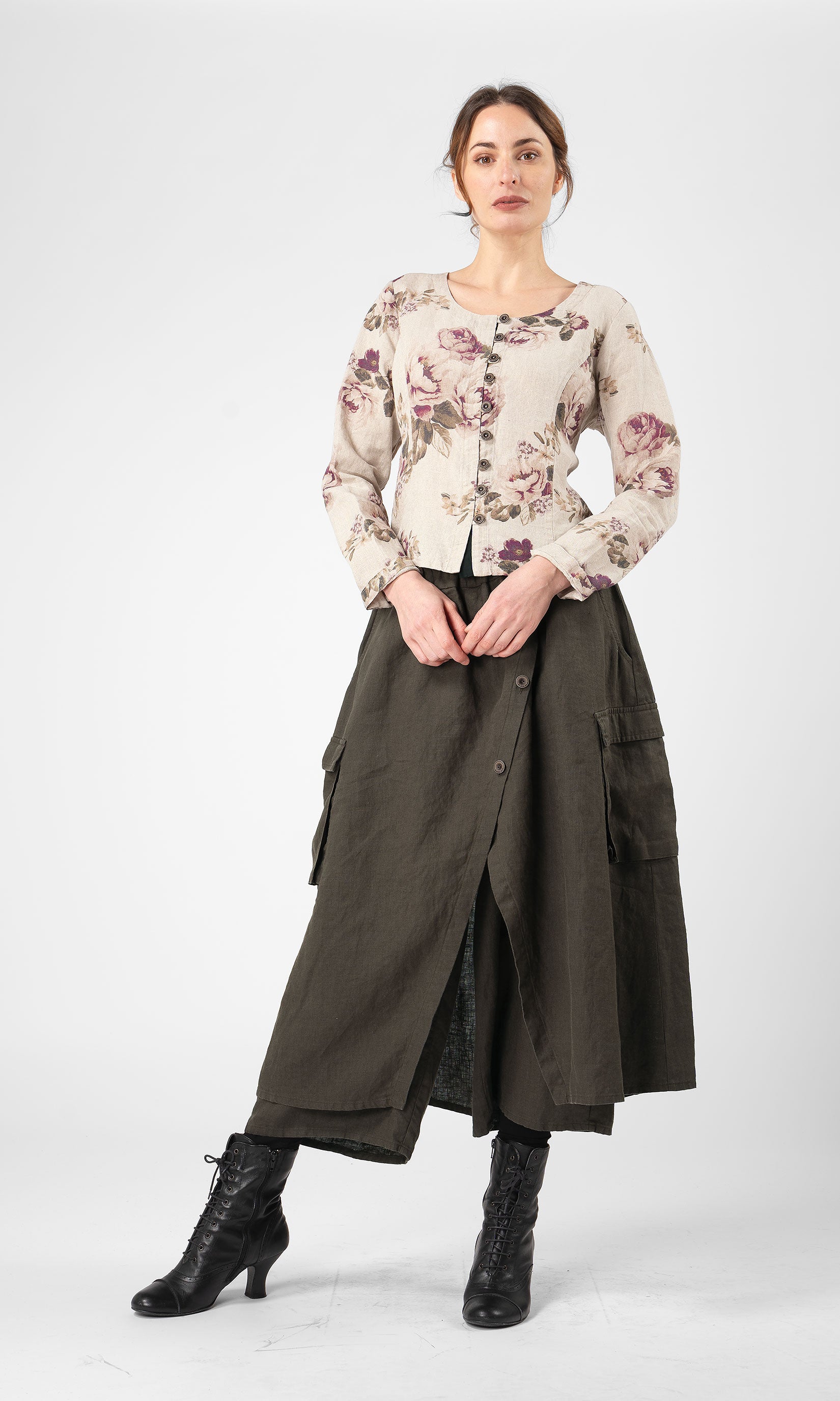Långärmad figursydd linneblus