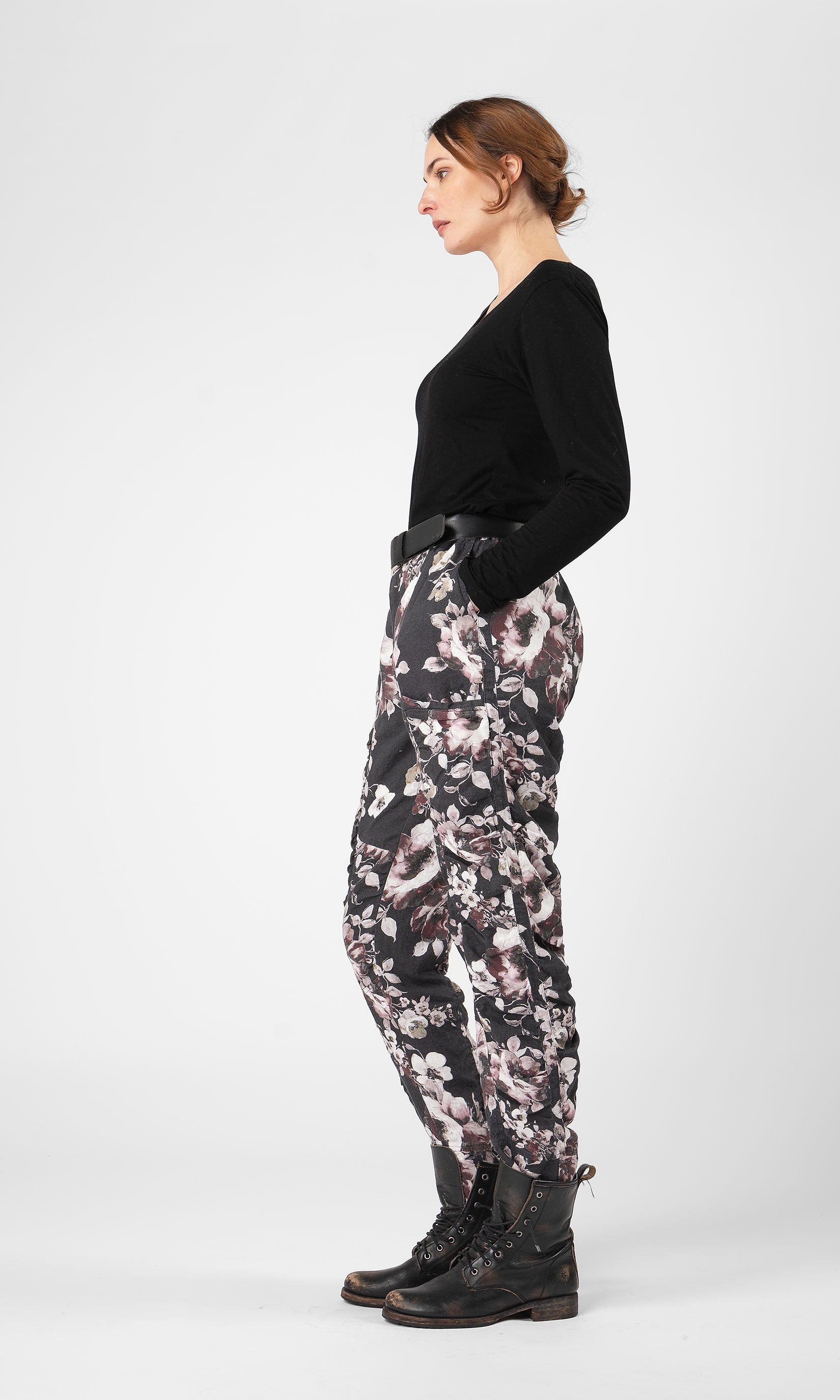 Pleated linen trousers
