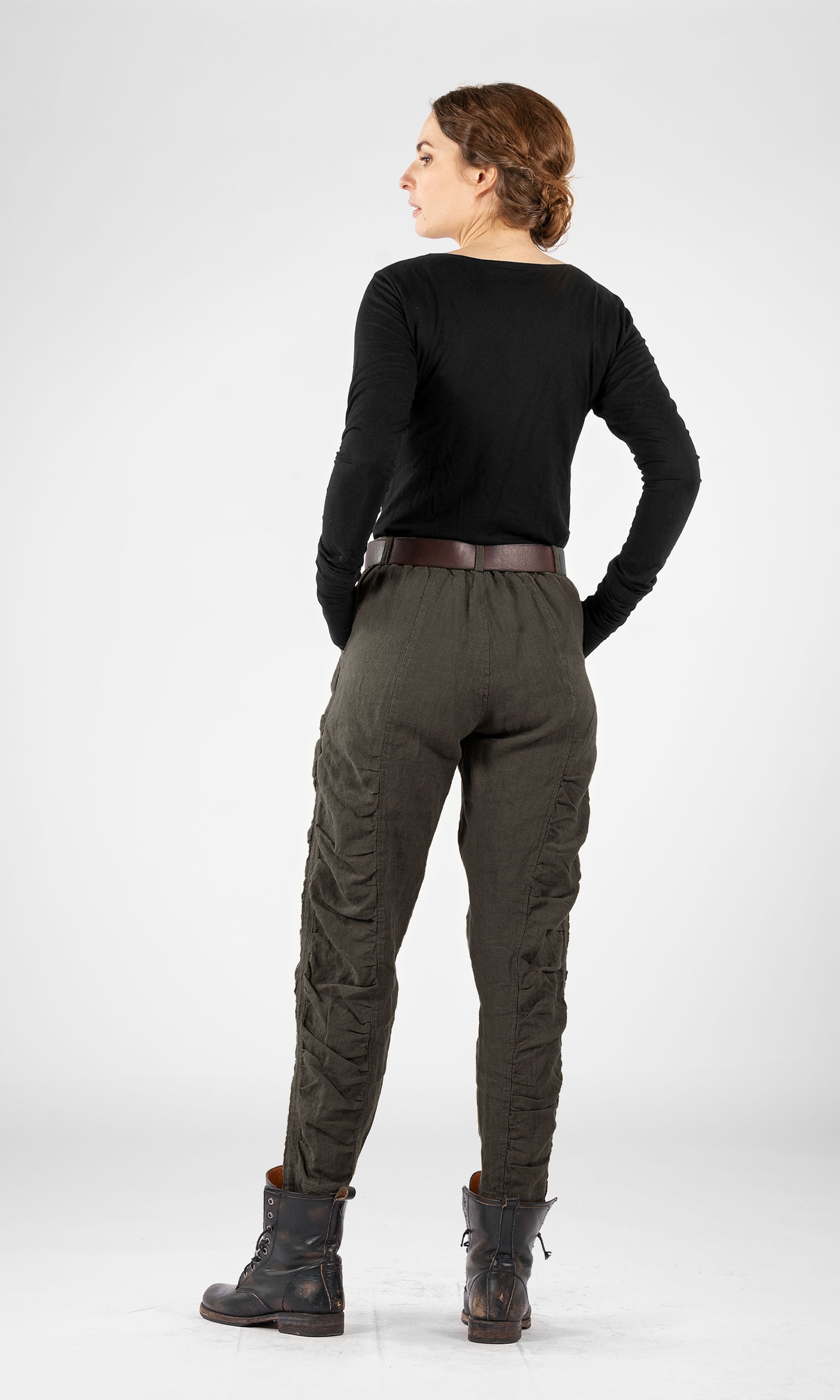 Pleated linen trousers