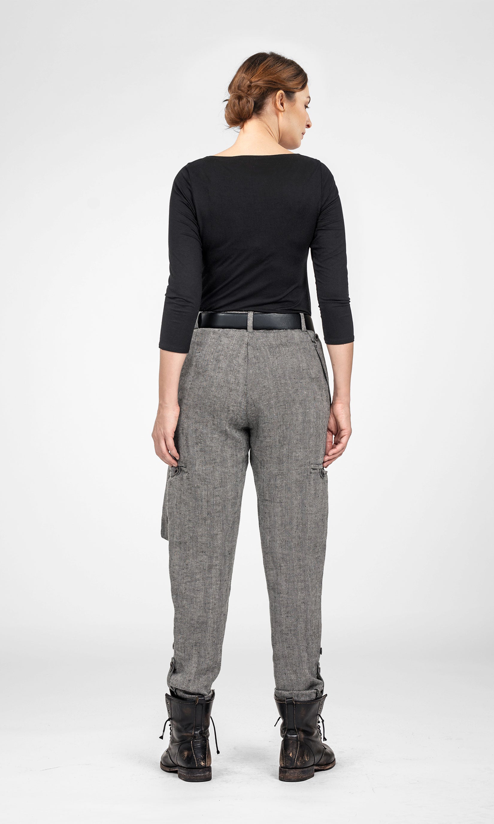 Linen trousers with suspenders