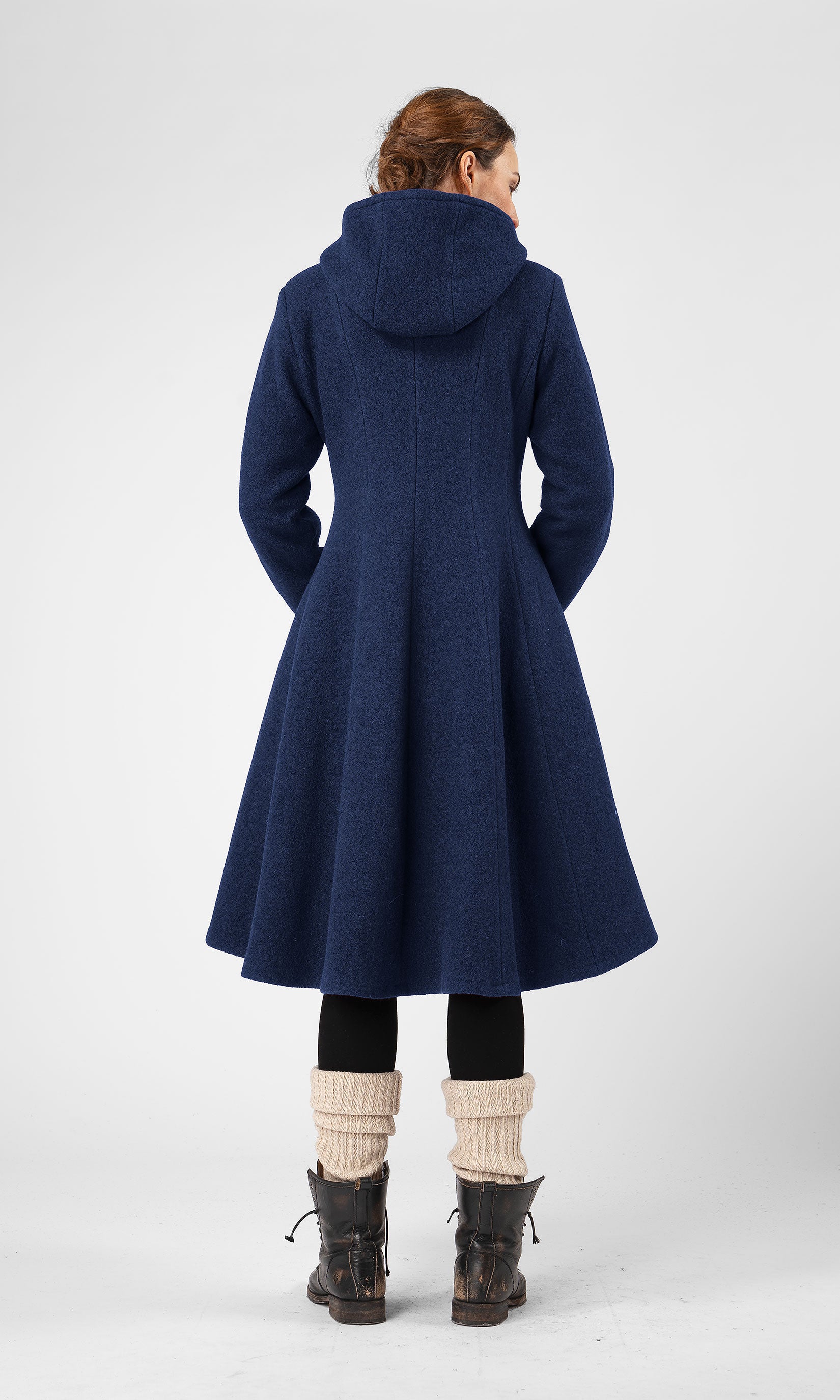 Fitted knee-long wool coat with hood