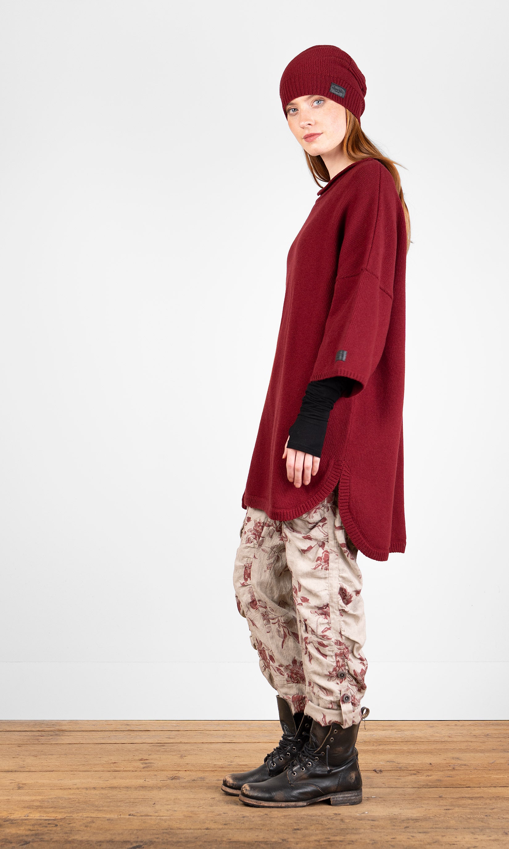 Lang strikket ullgenser i oversize-modell