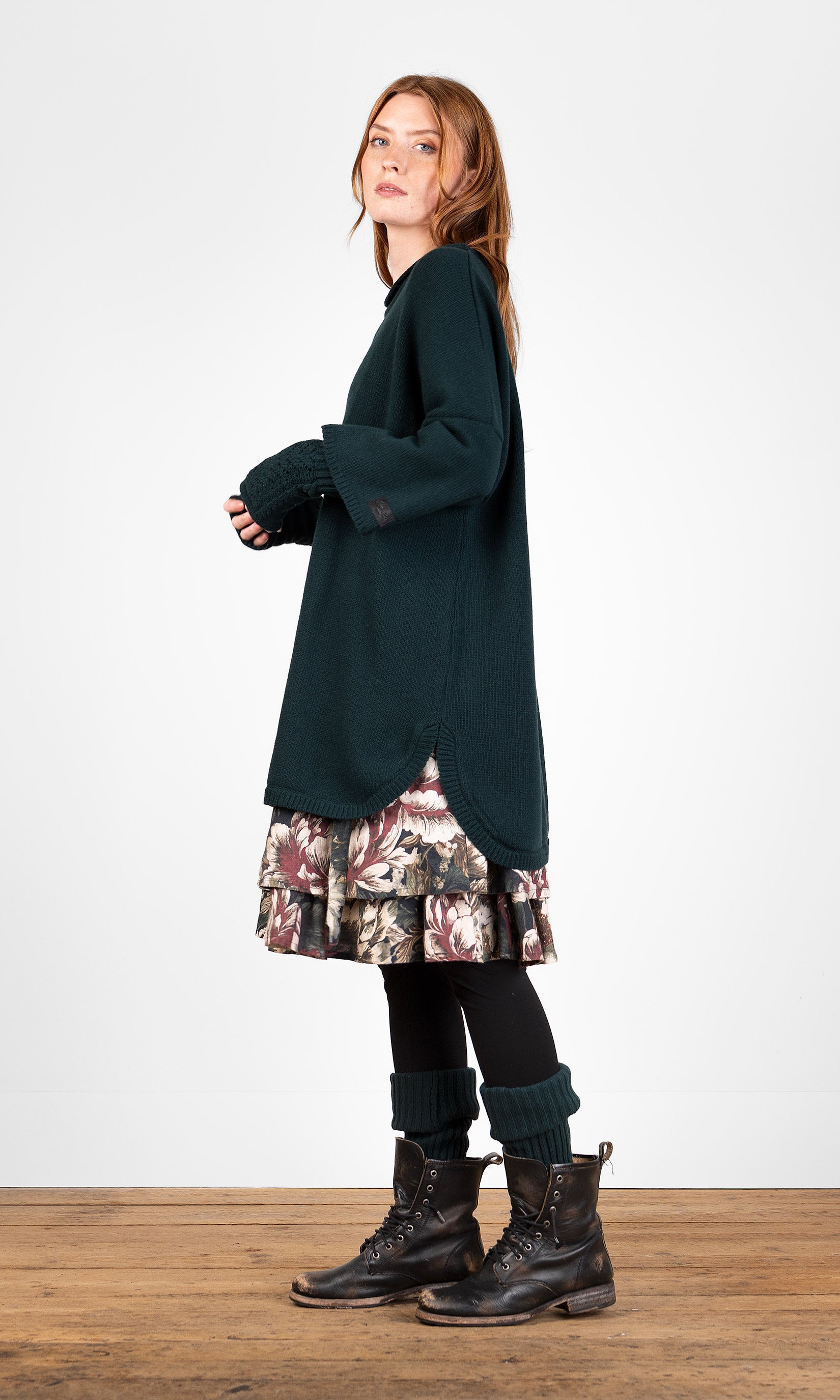 Lang strikket ullgenser i oversize-modell