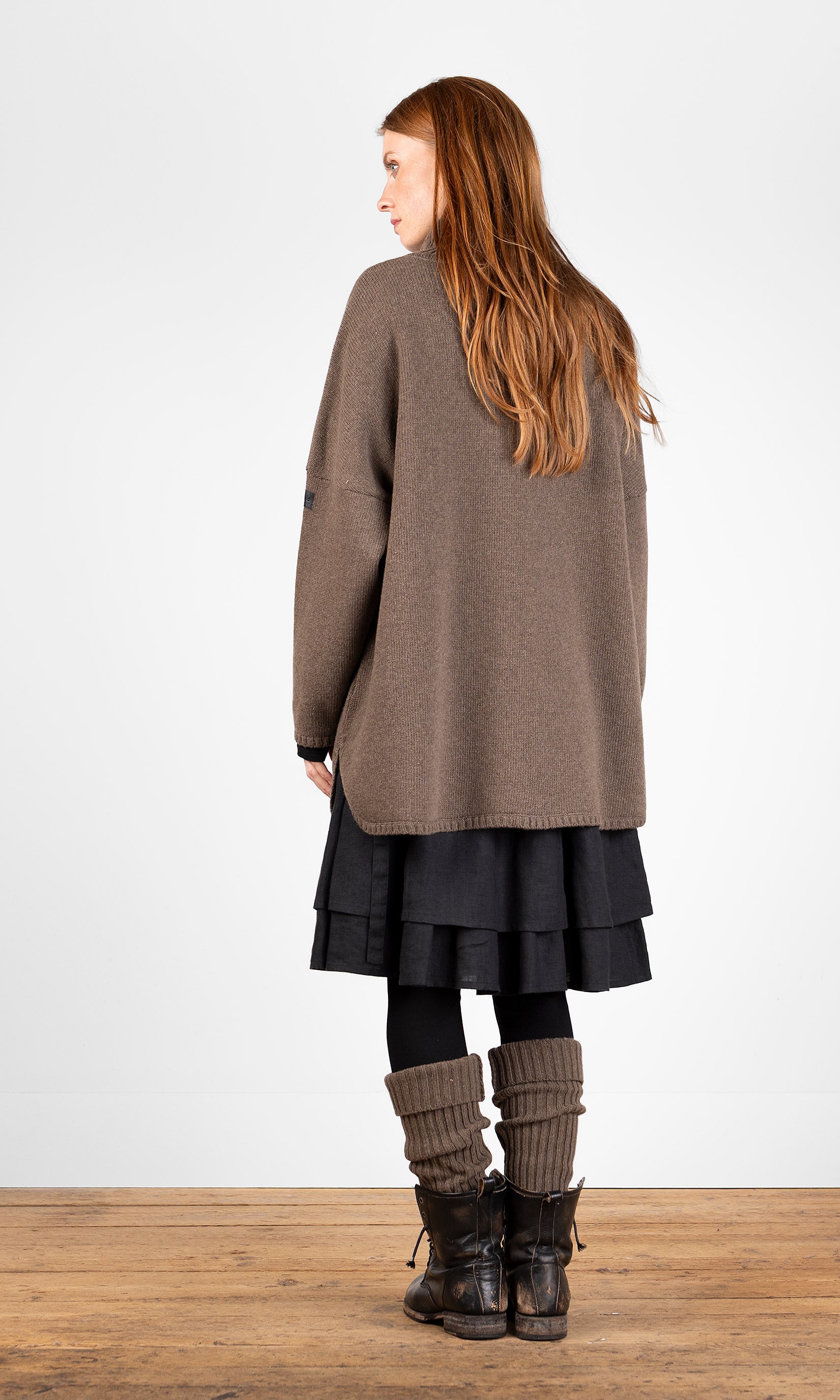 Oversized ullgenser med høy hals