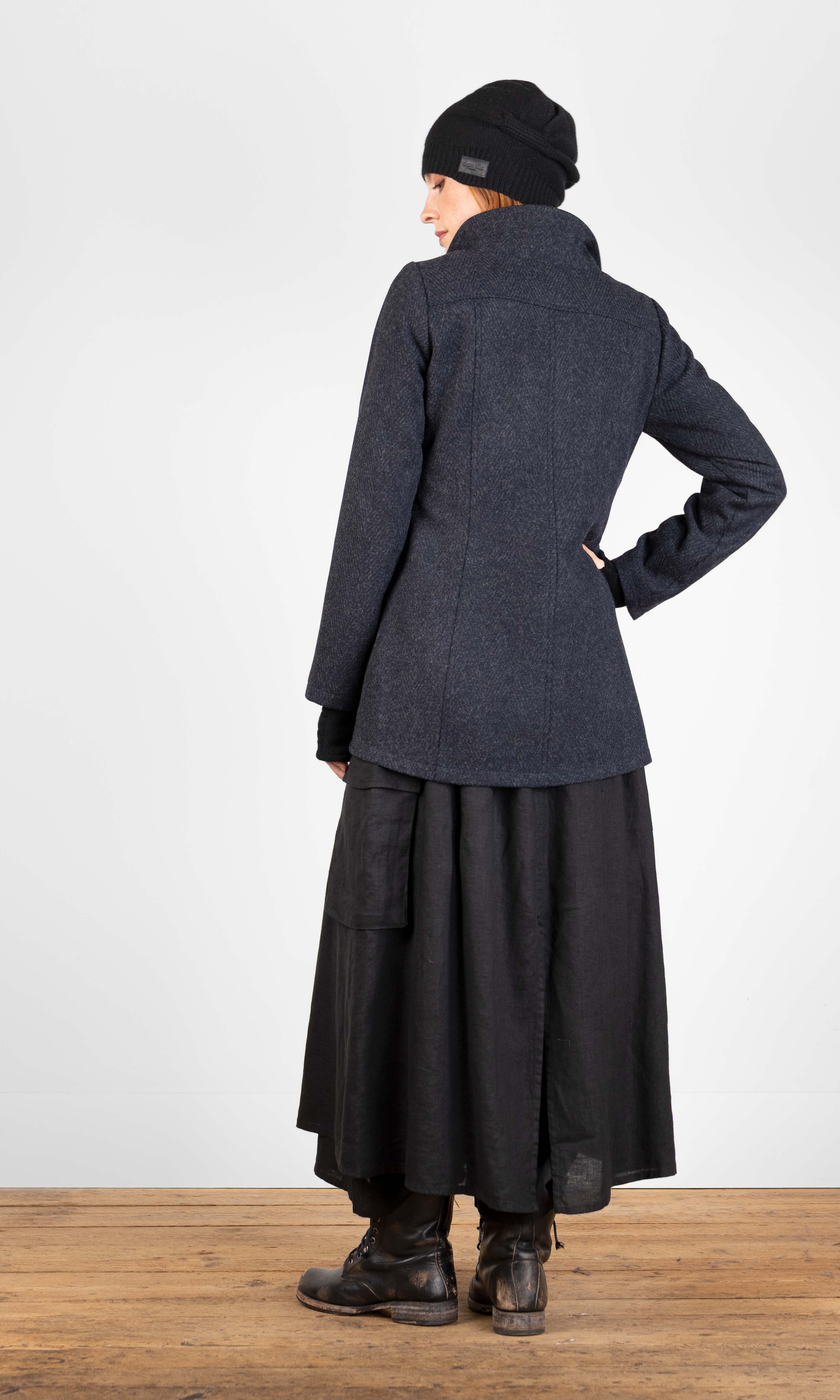 Lined wool jacket with button fastening