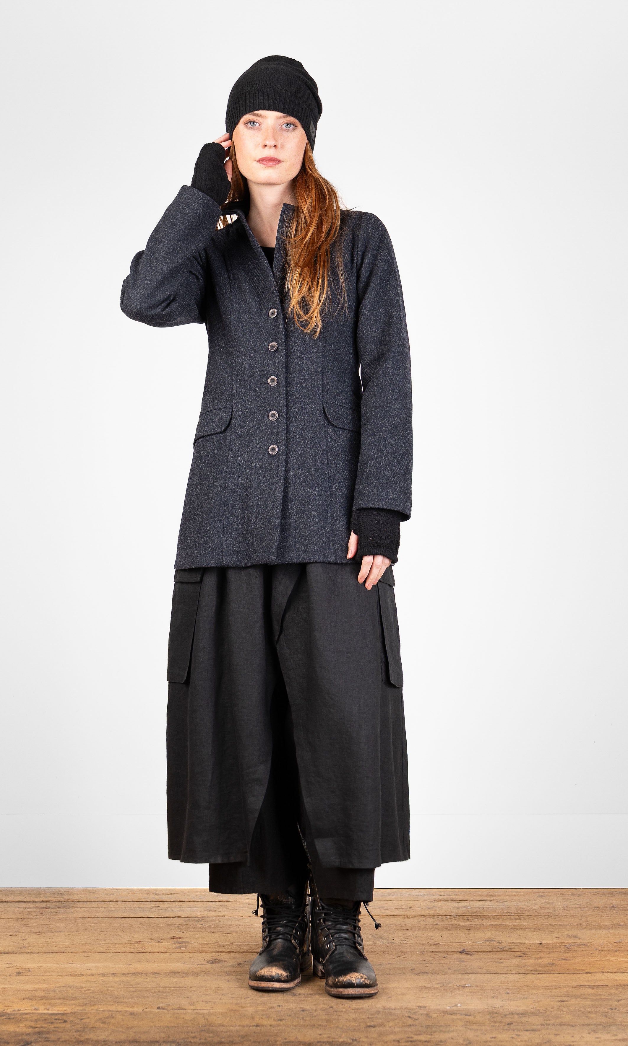 Lined wool jacket with button fastening