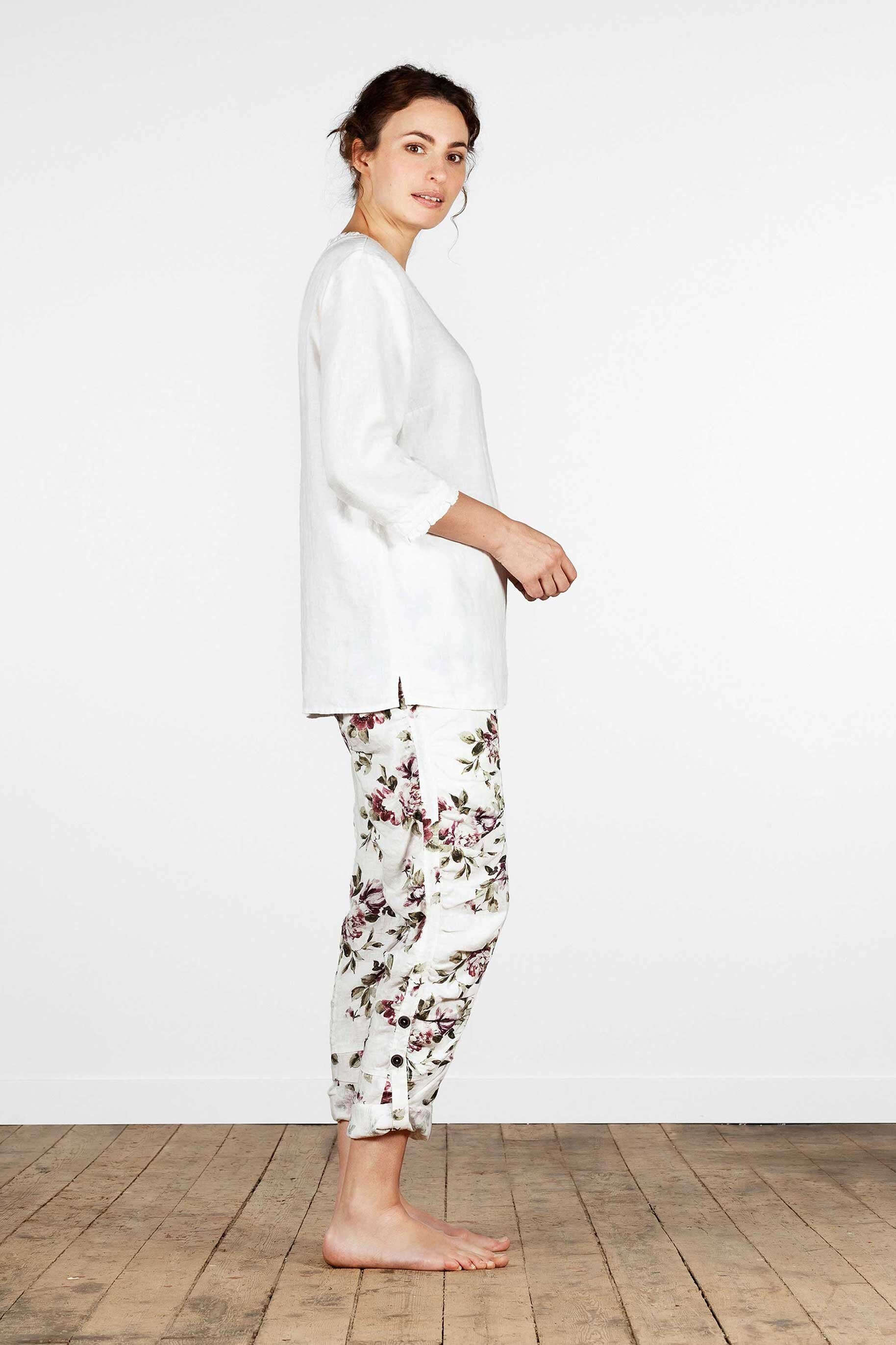 Pleated linen trousers