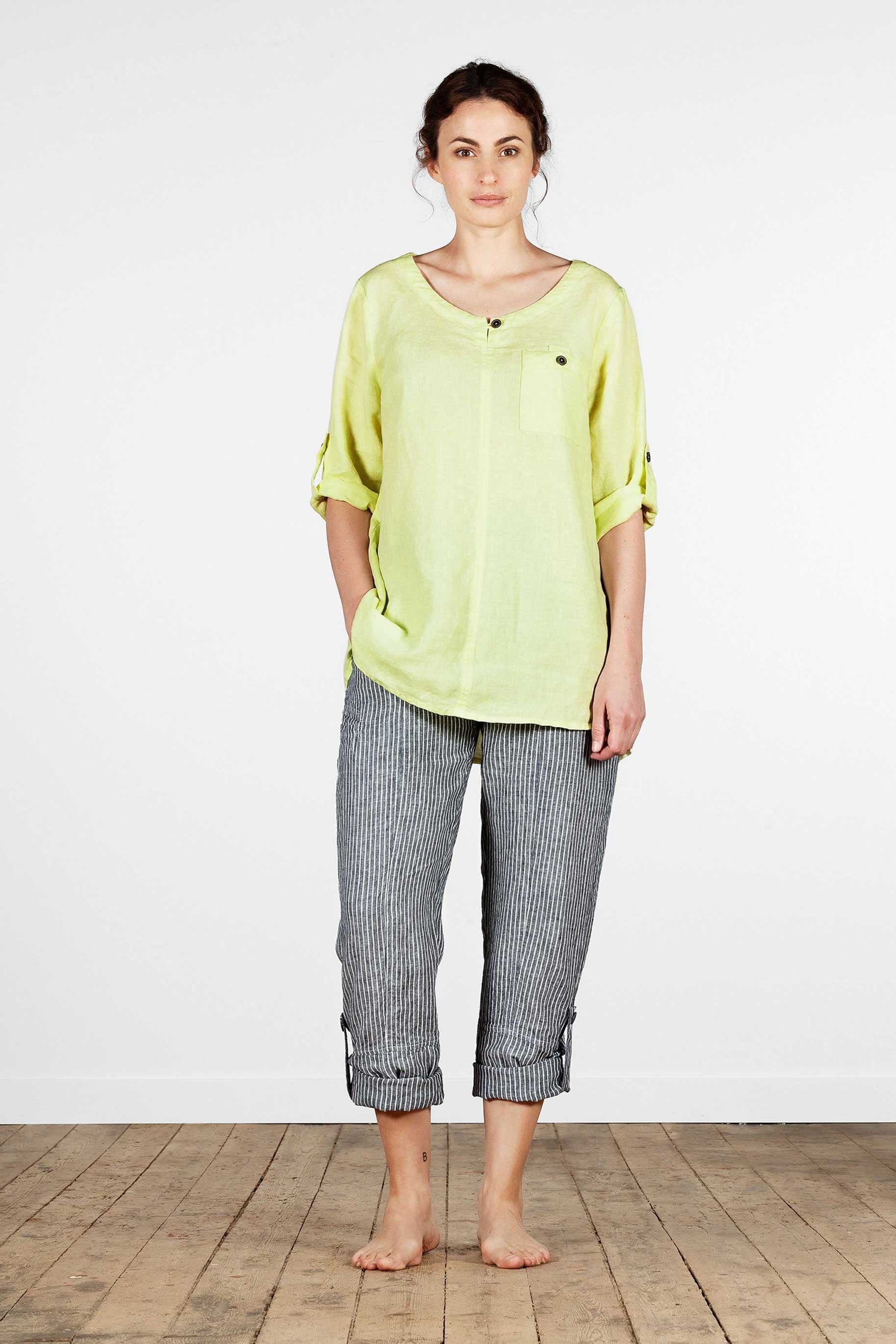 Straight linen tunic with 3/4 sleeves
