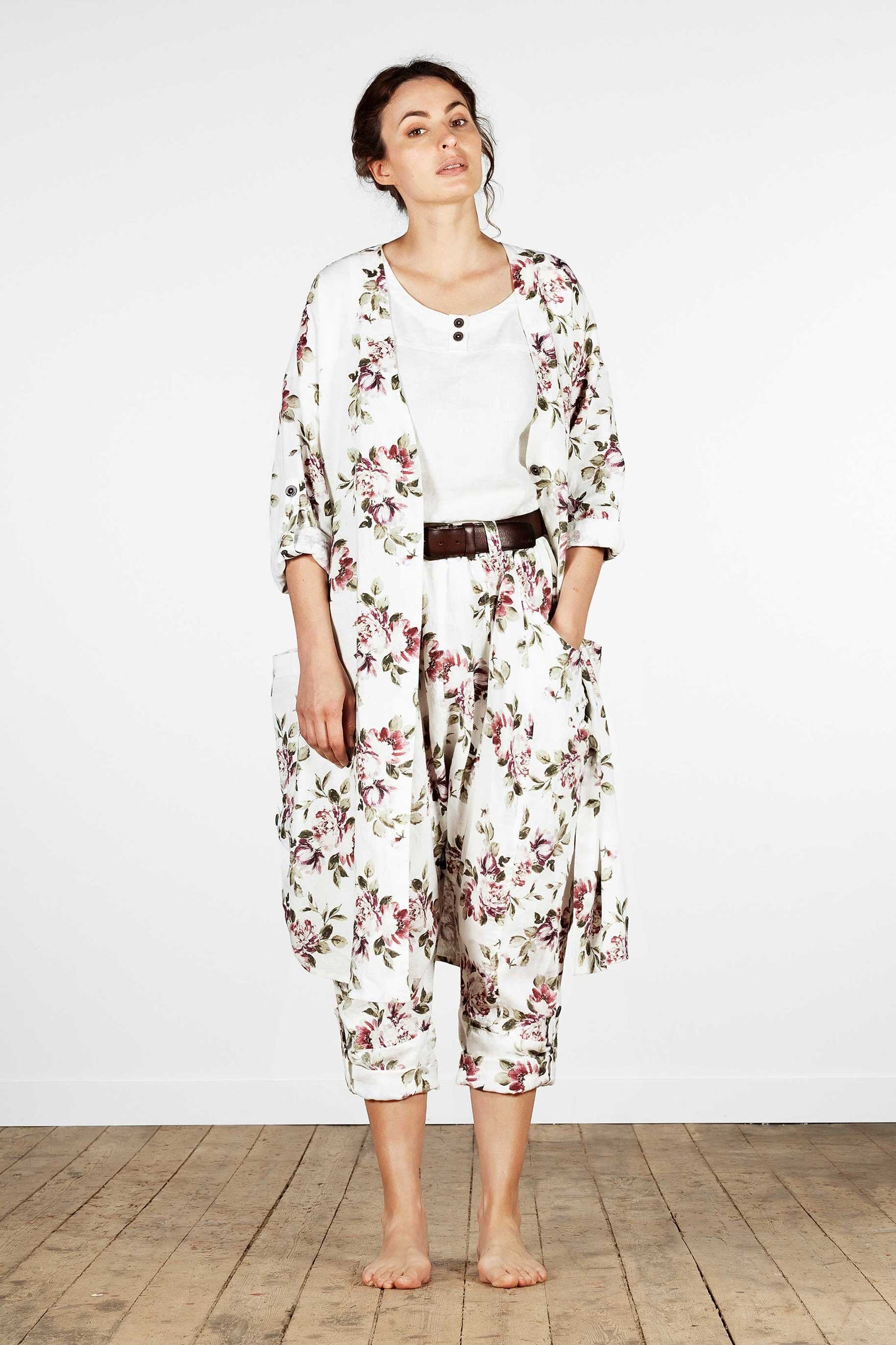 V-neck linen coat with button