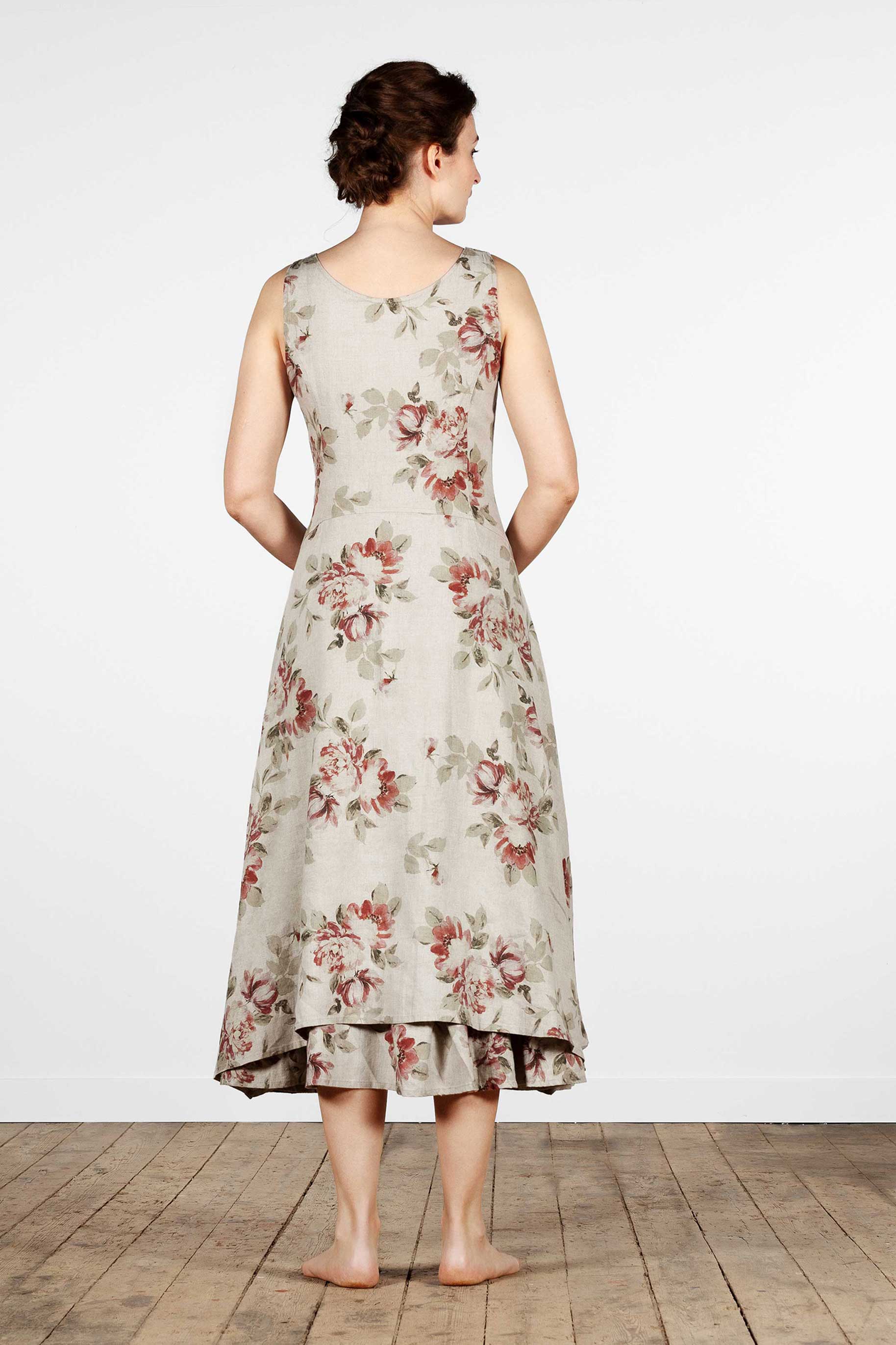 Figure close long sleeveless linen dress