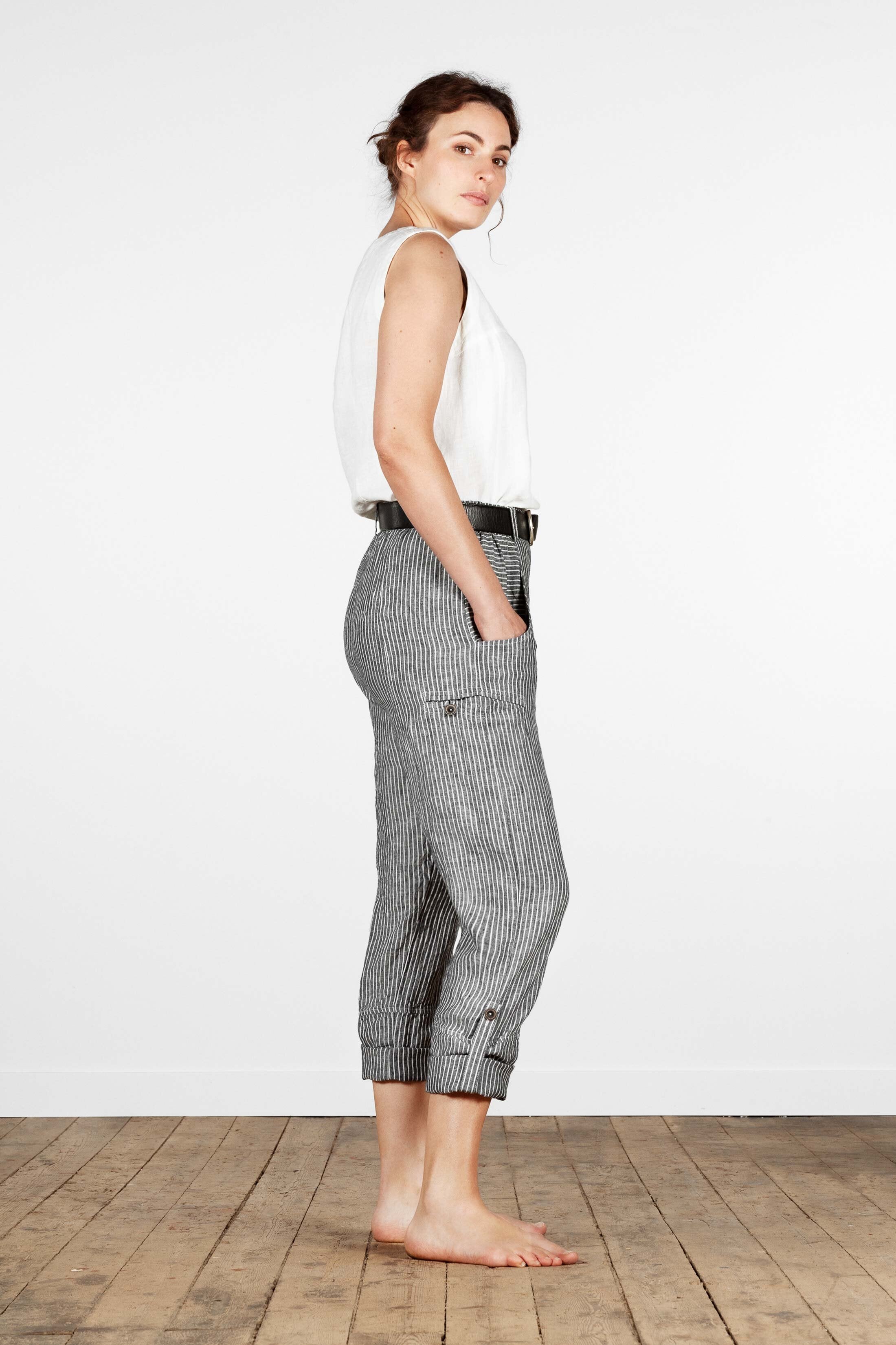 Linen trousers with many pockets