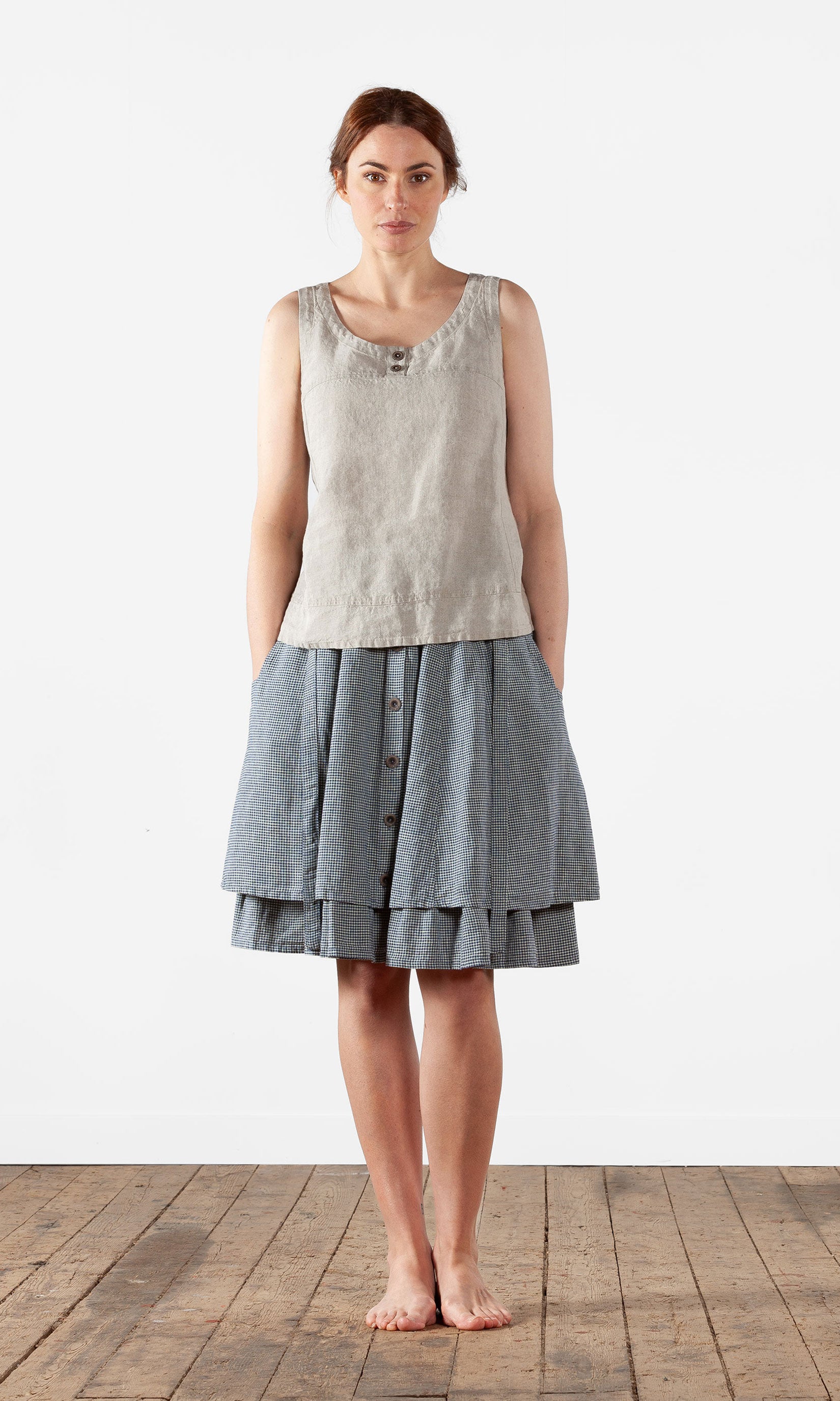 Straight tank top with buttons in linen