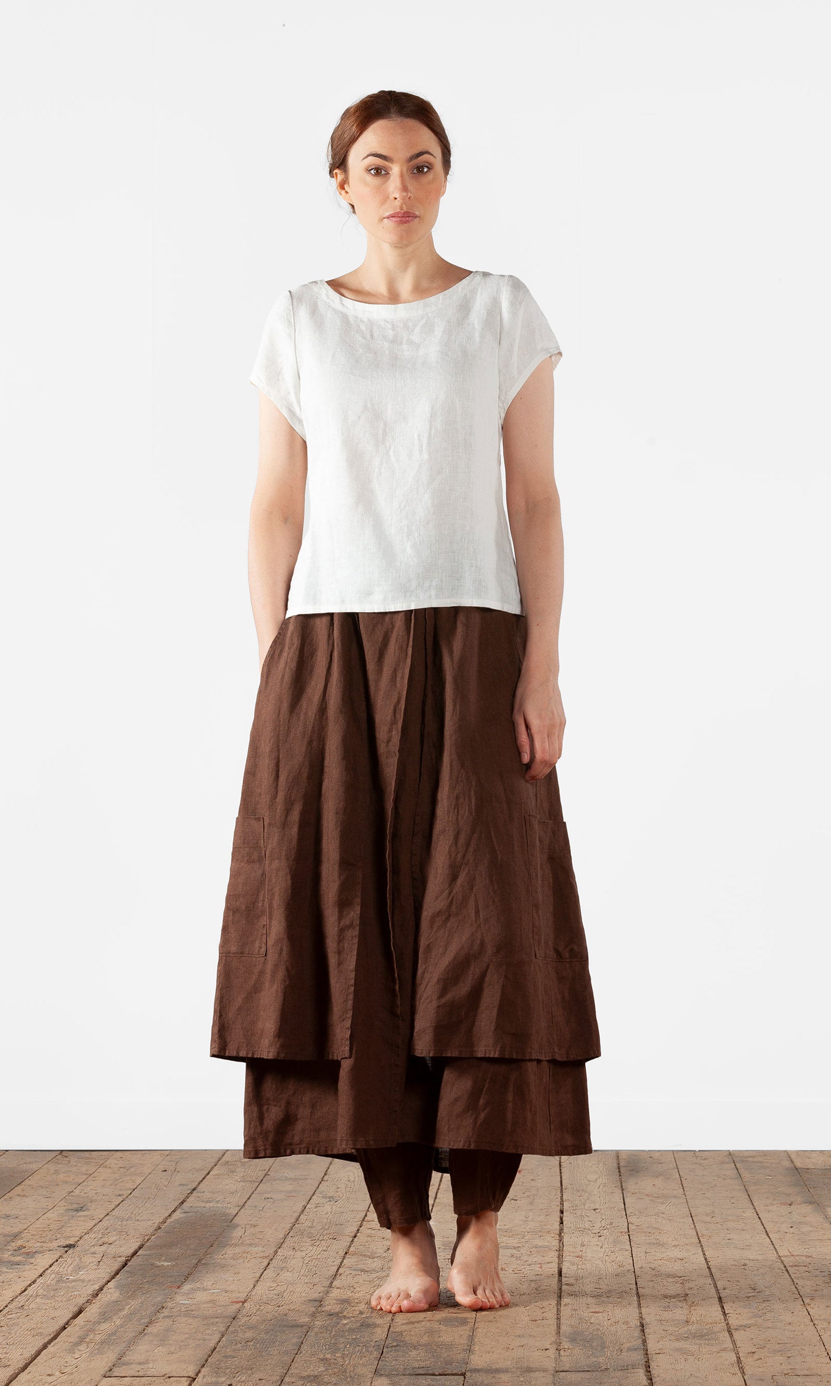 Linen top with buttoning at the back