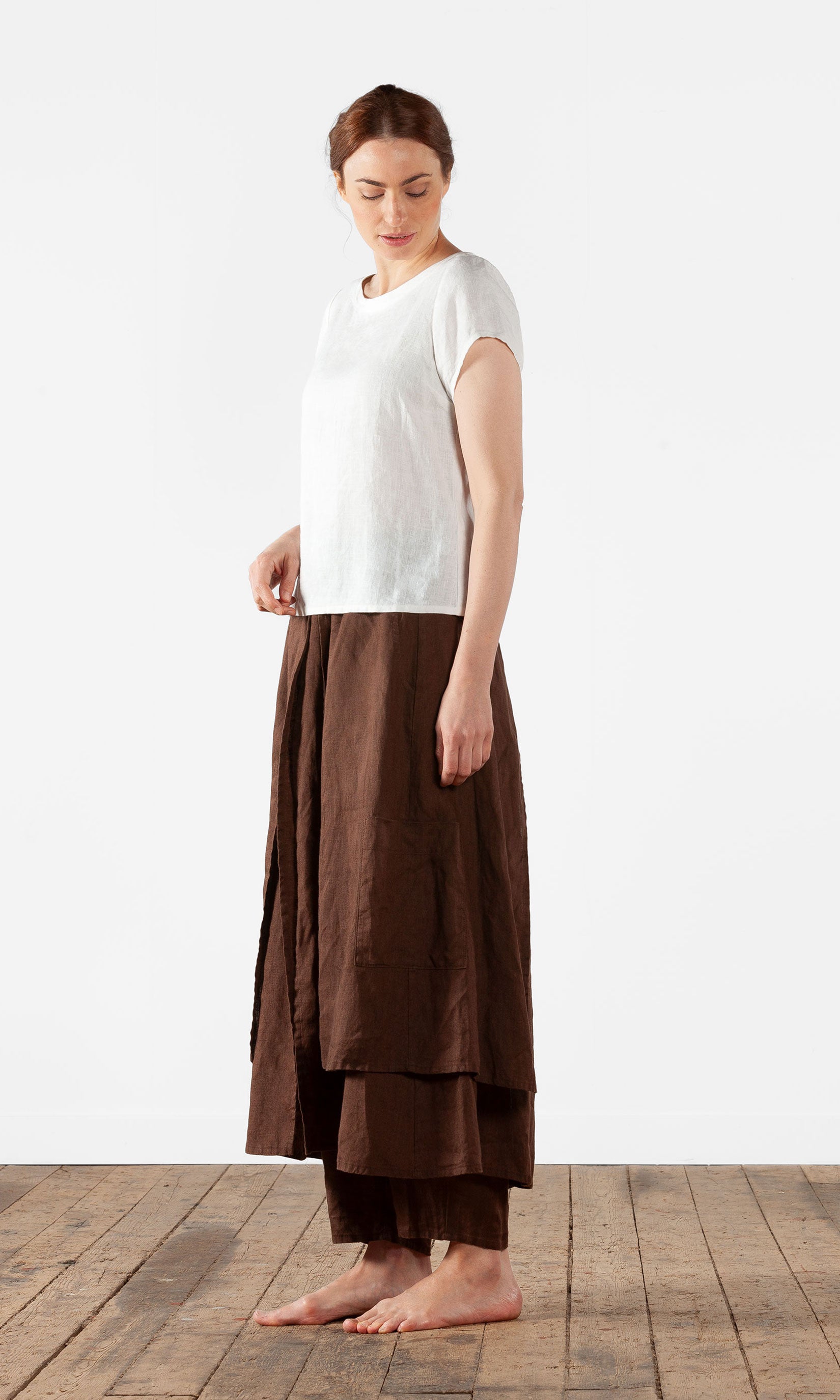 Linen top with buttoning at the back