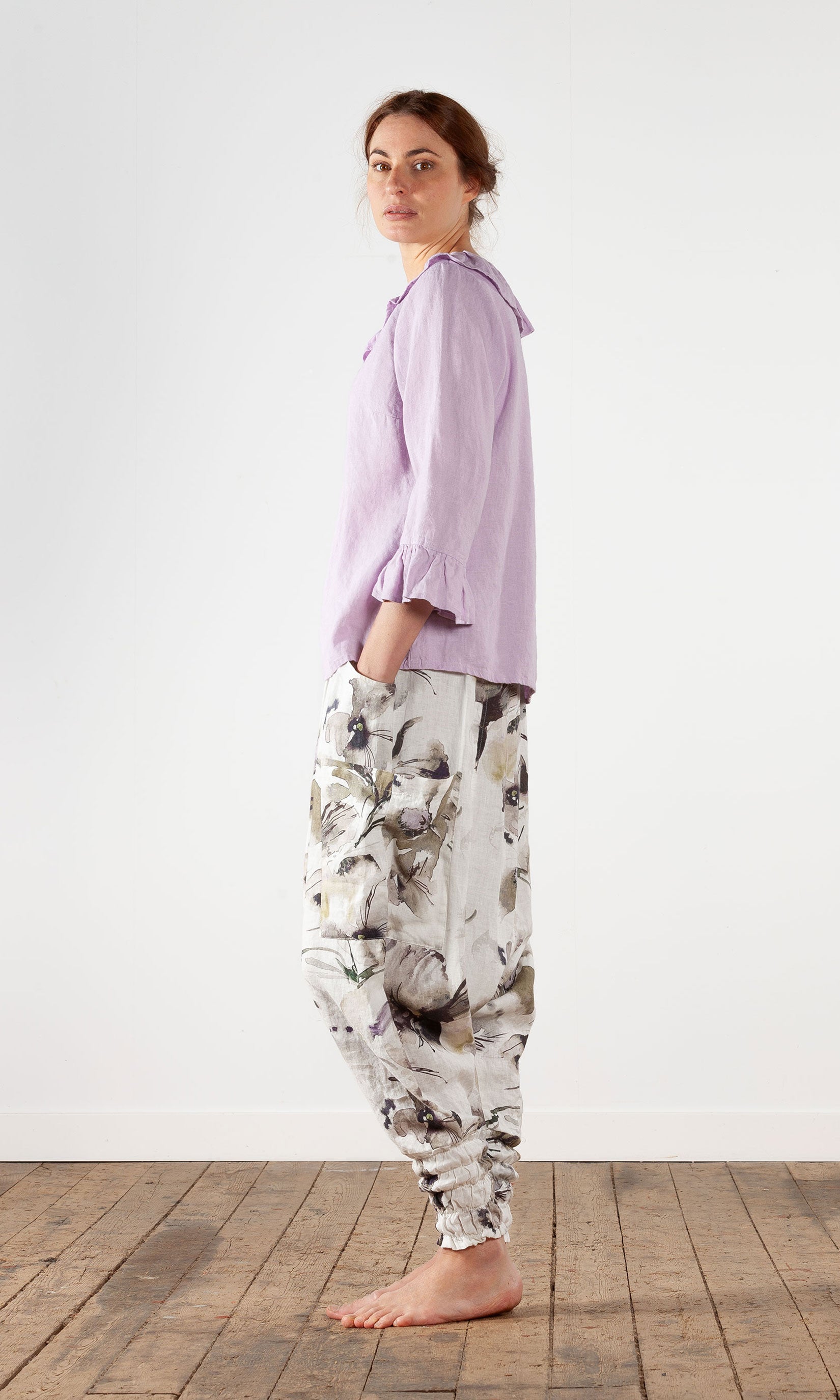 Straight blouse with ruffles in linen