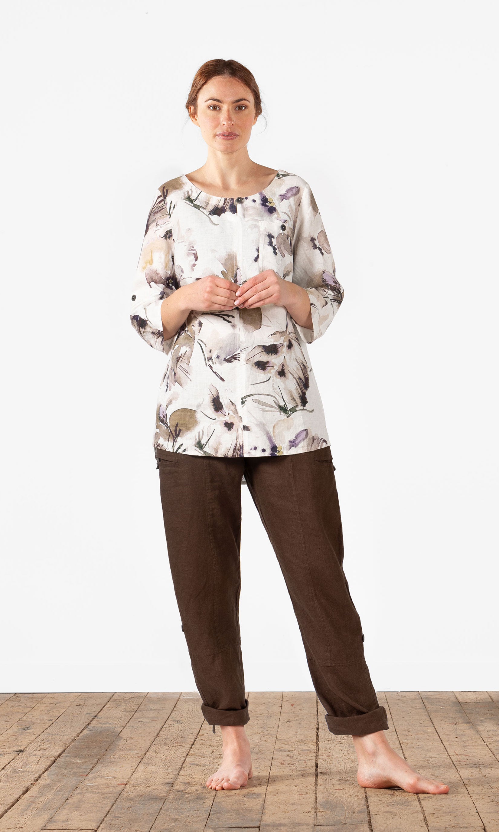 Straight linen tunic with 3/4 sleeves