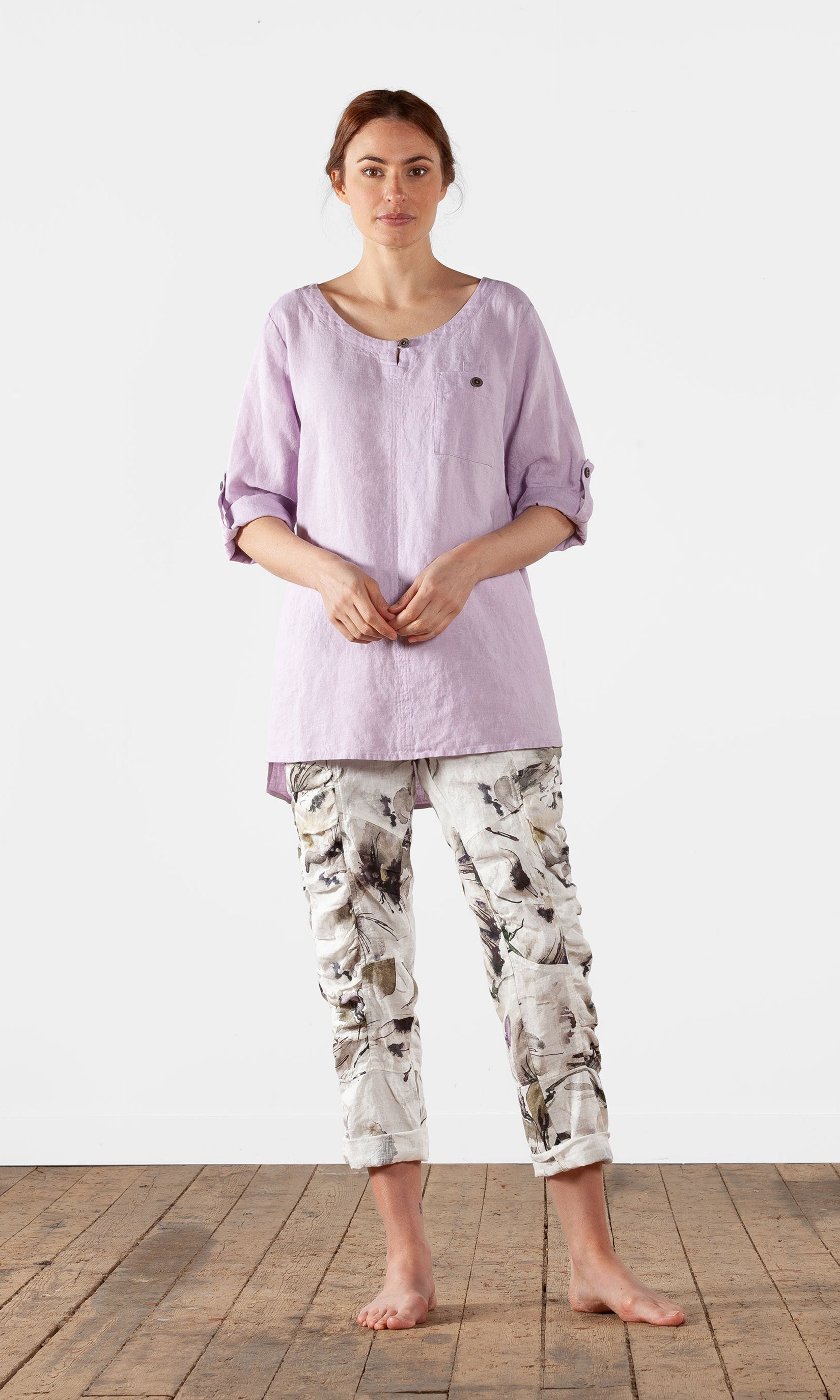Straight linen tunic with 3/4 sleeves