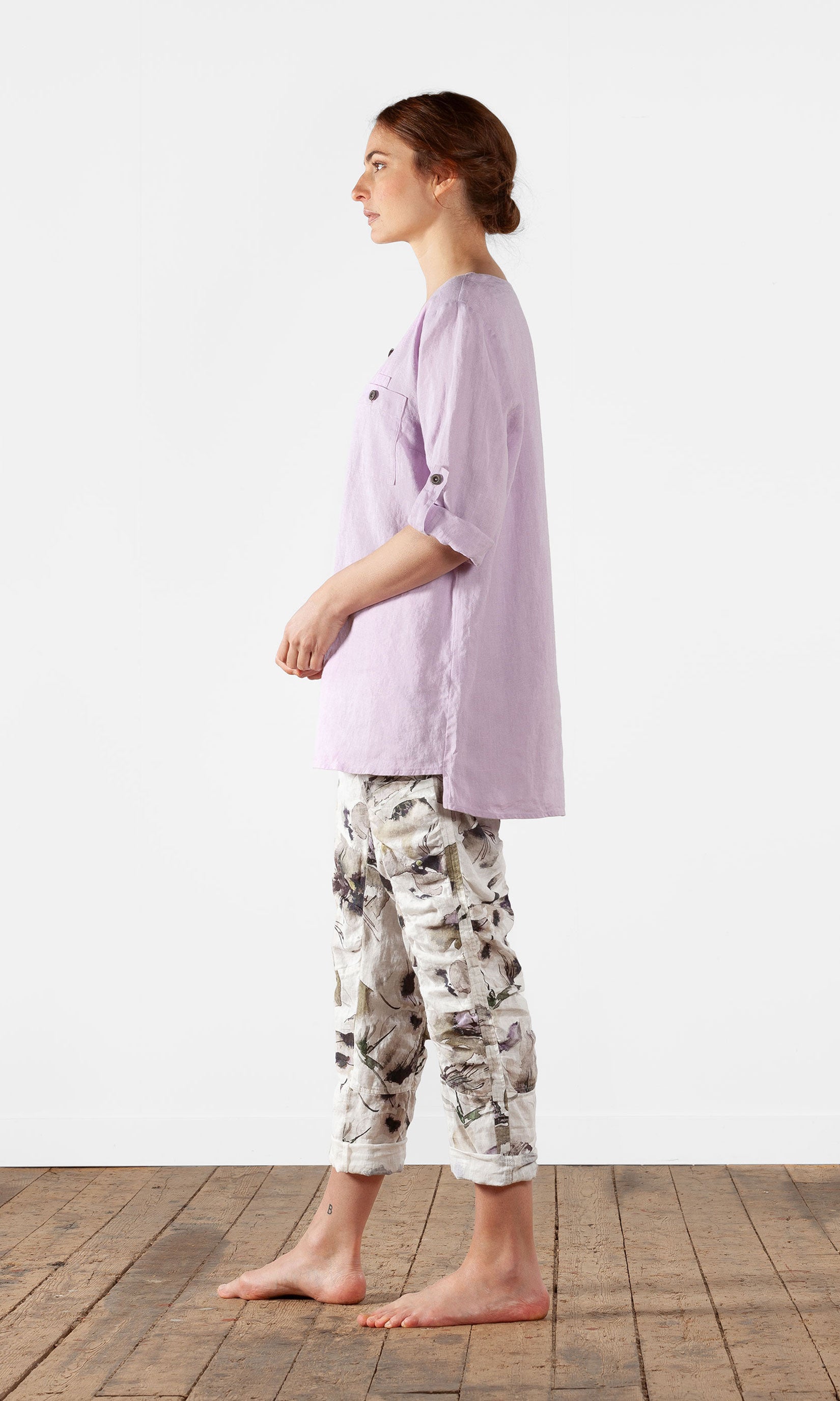 Straight linen tunic with 3/4 sleeves