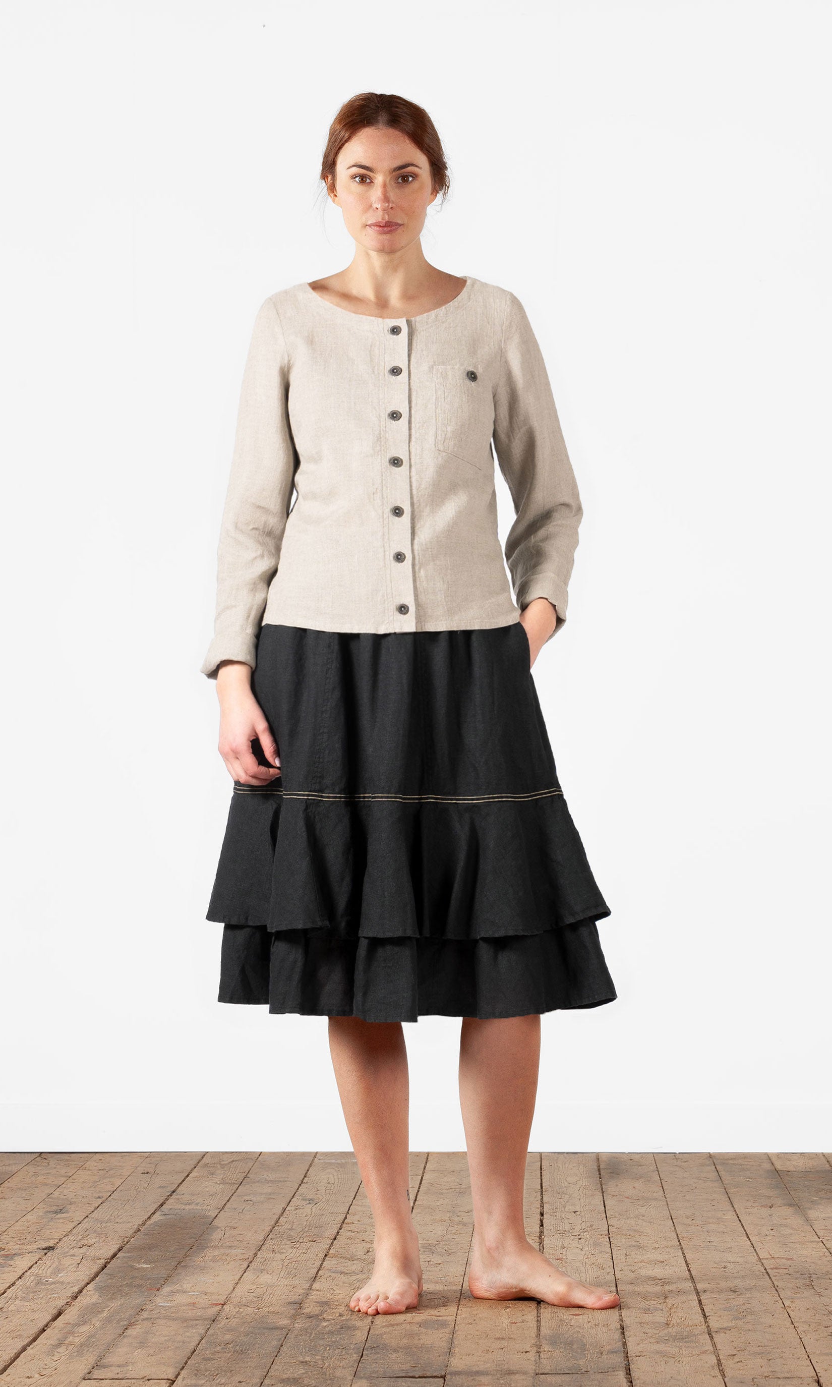 Short linen jacket with buttons