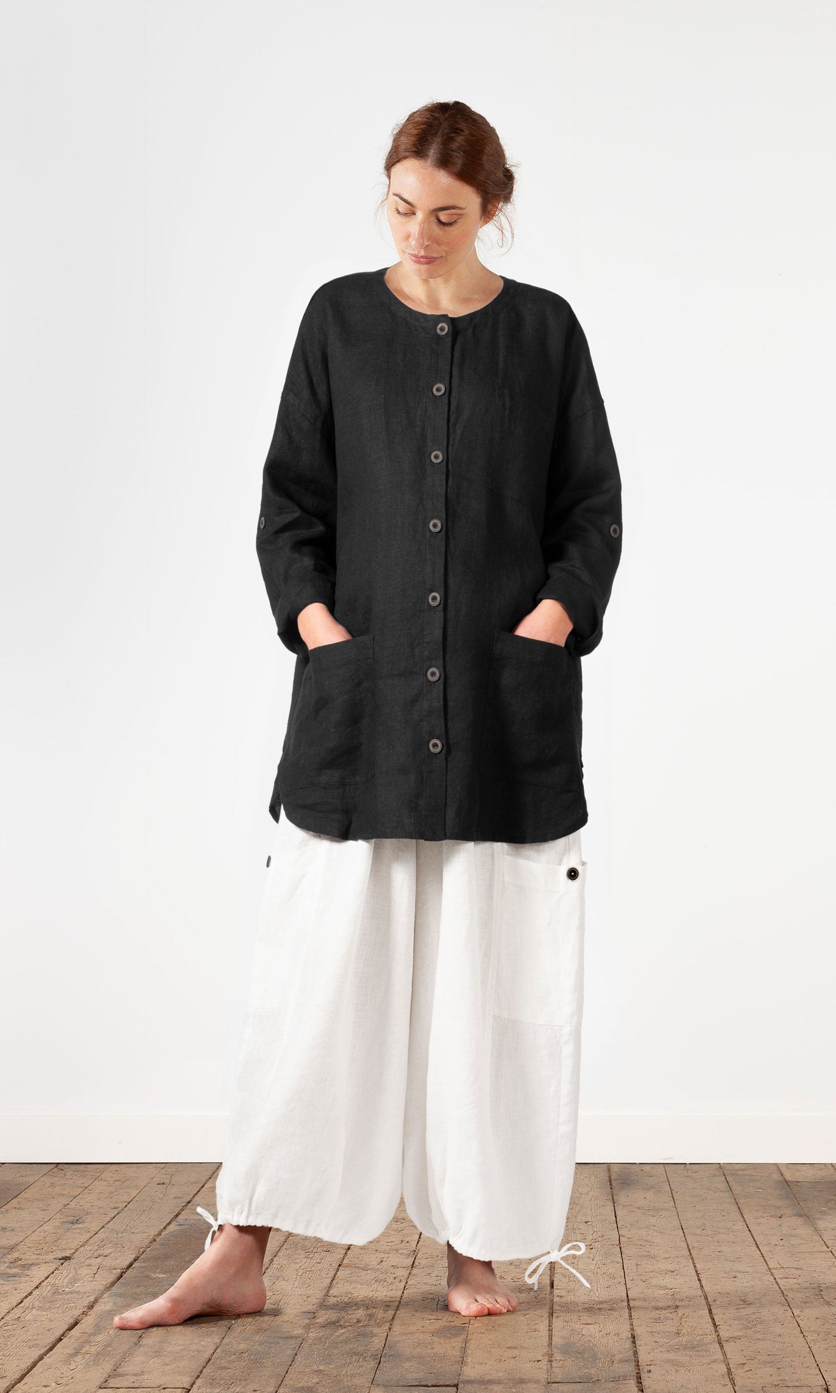 Long shirt in linen with patch pockets