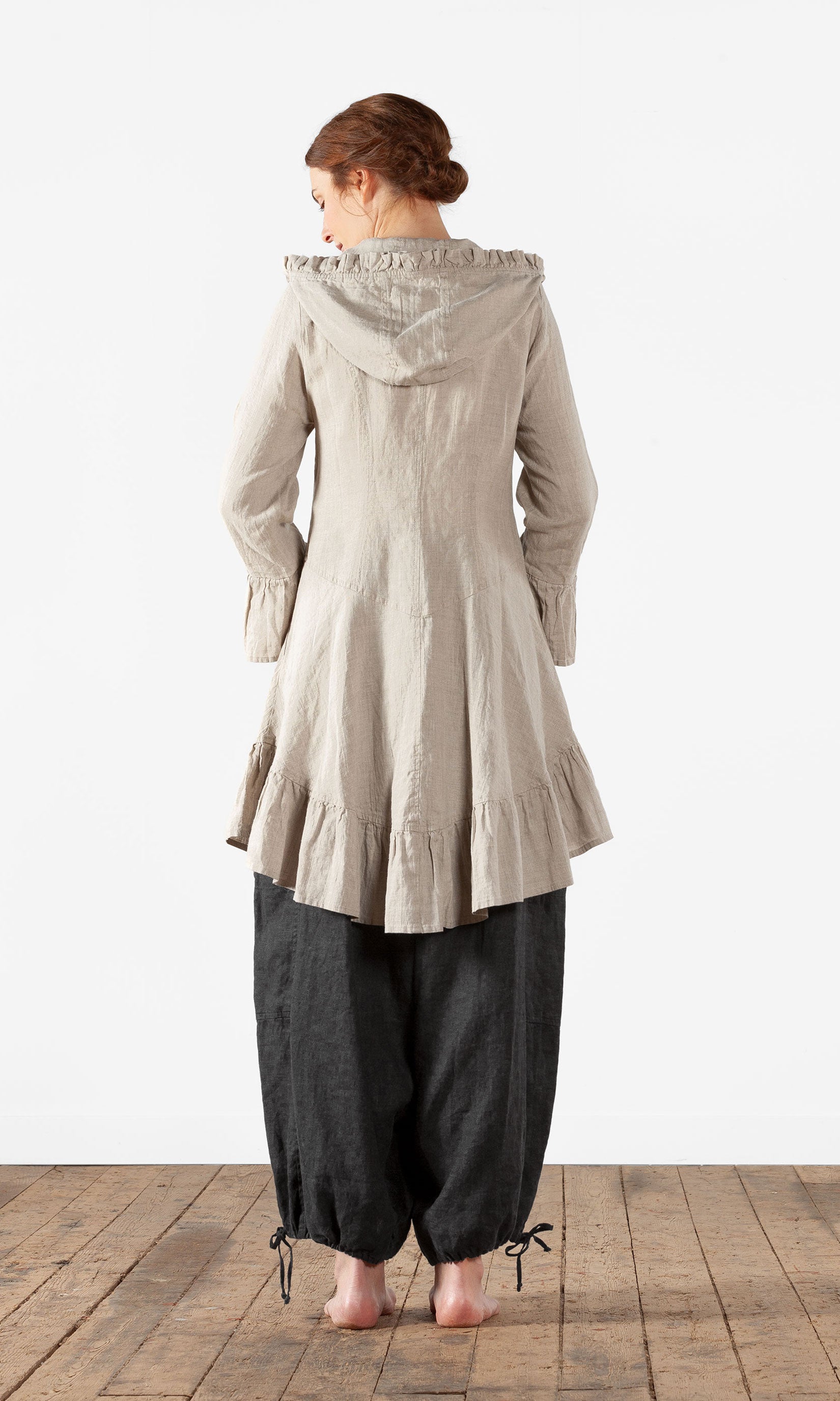 Fitted linen jacket with ruffles