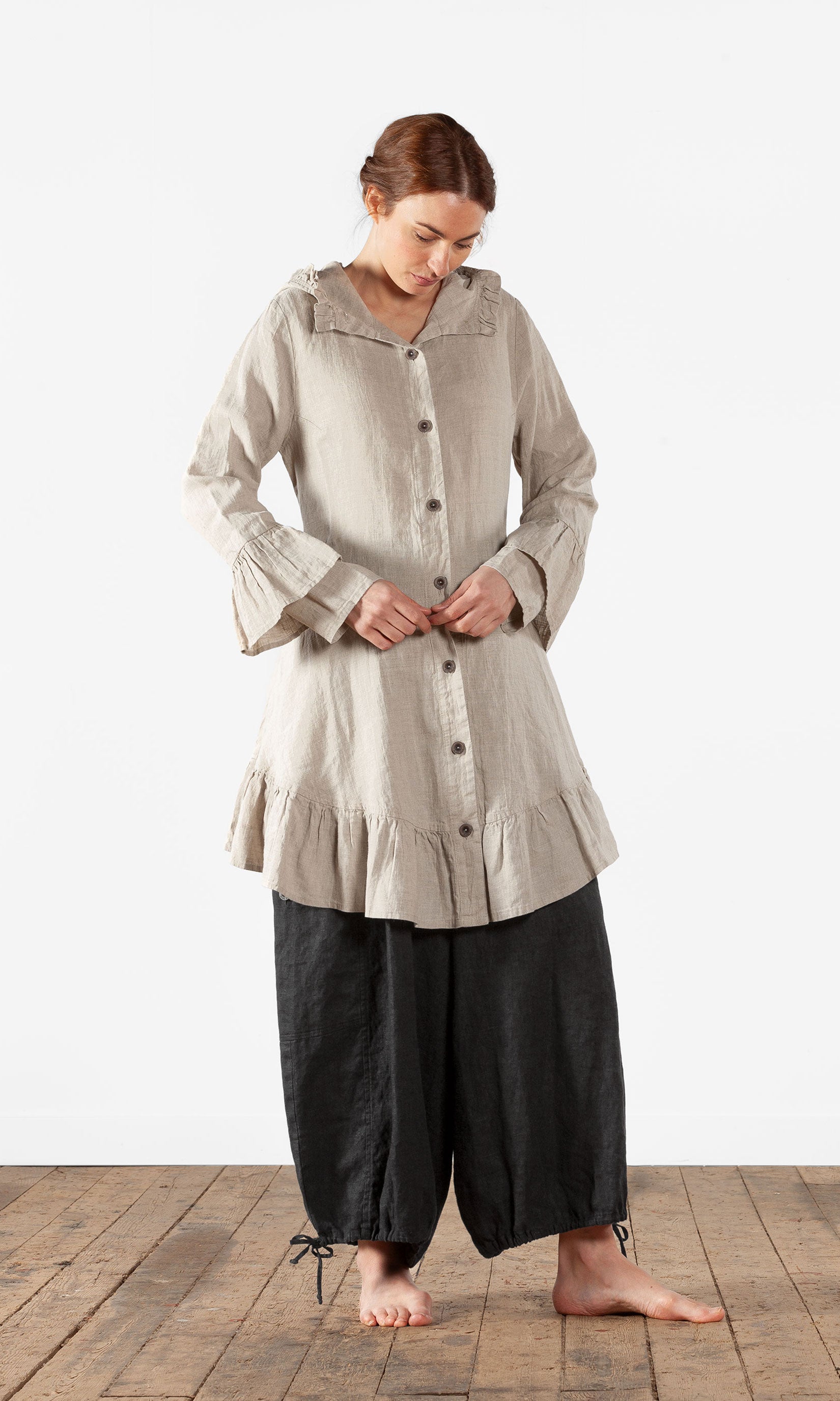 Fitted linen jacket with ruffles