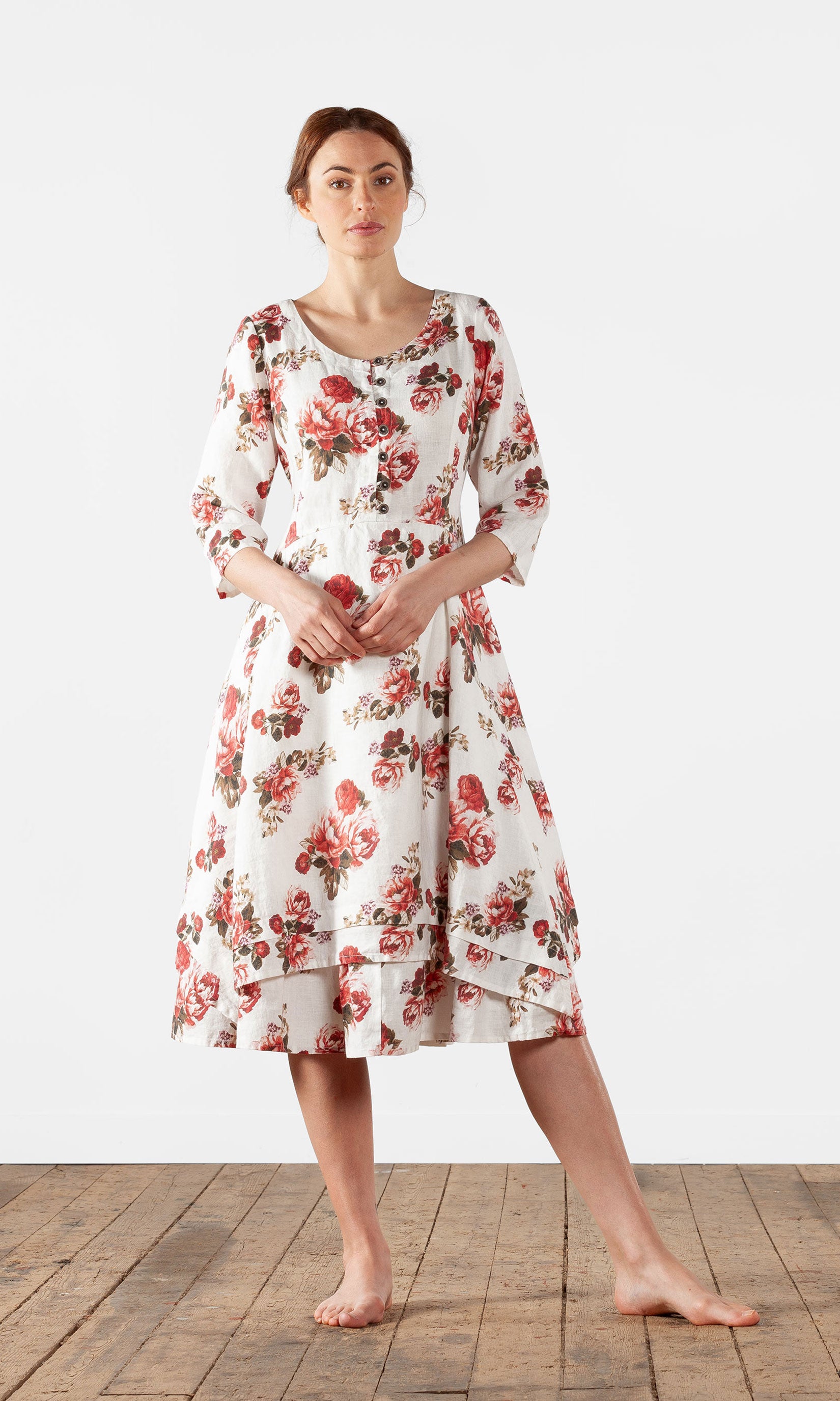 Figurbetontes Leinenkleid mit Knöpfen