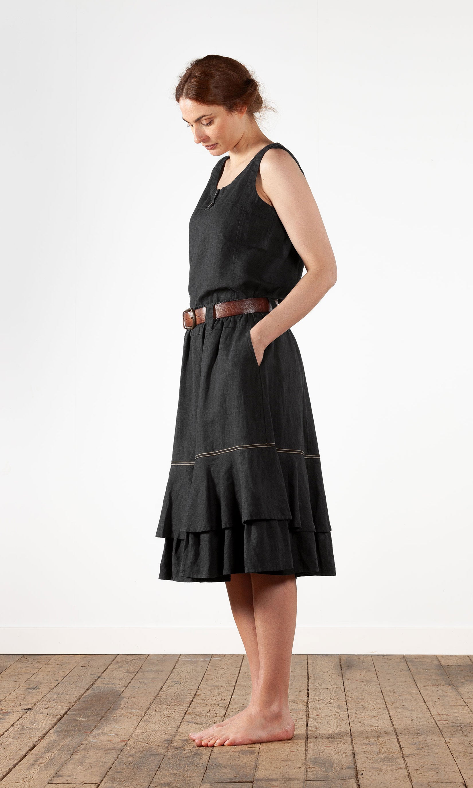 Linen skirt with decorative ribbon