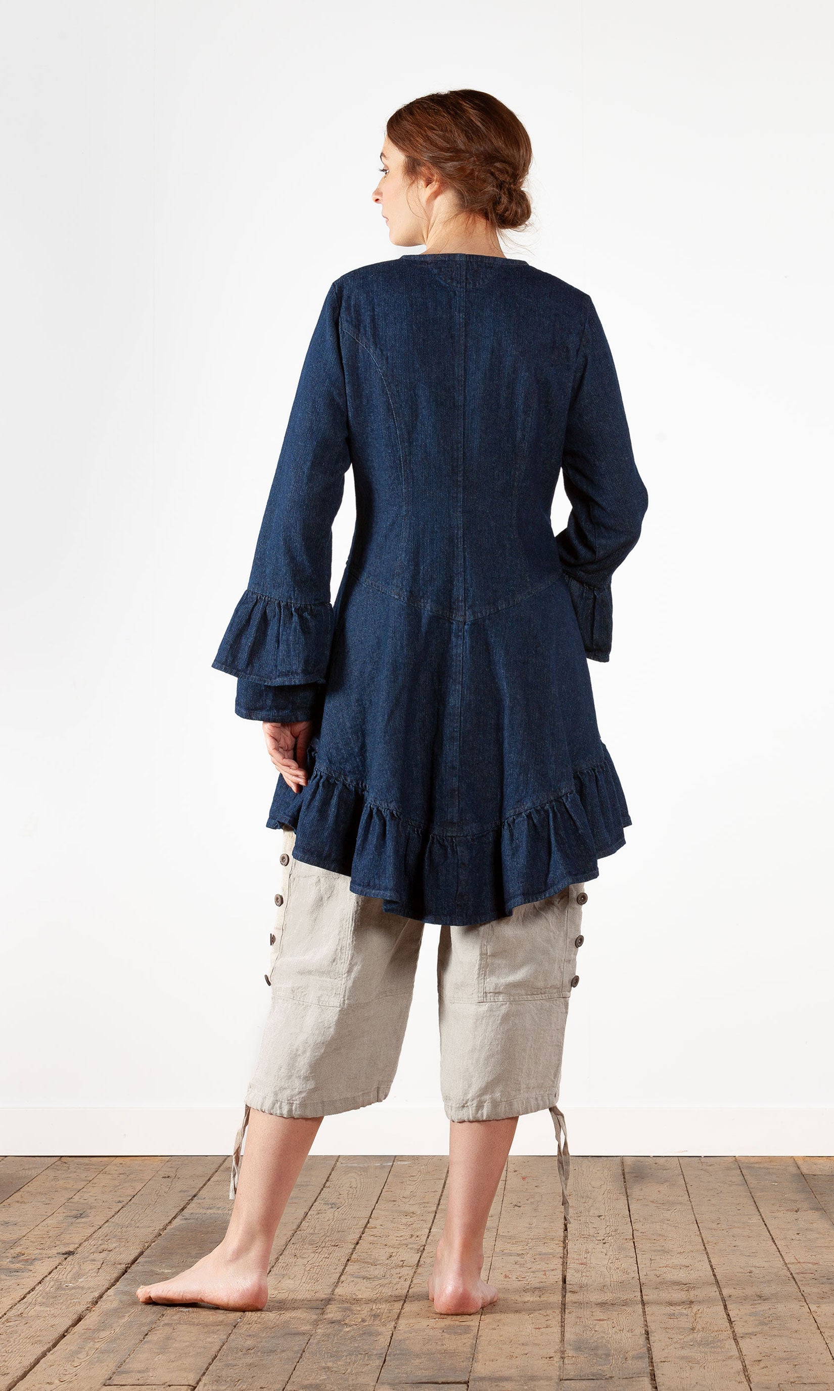 Figursydd jeansjacka med volanger