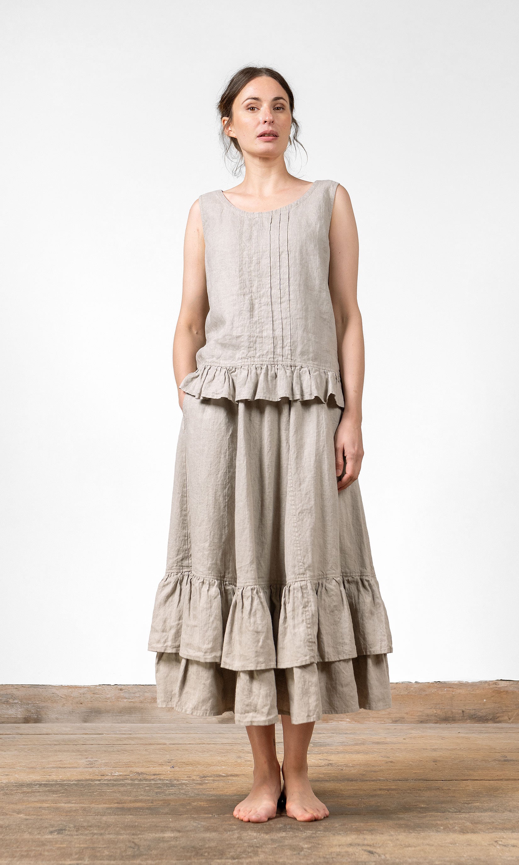 Leinenbluse mit gerafftem Volantbesatz und dekorativen Falten