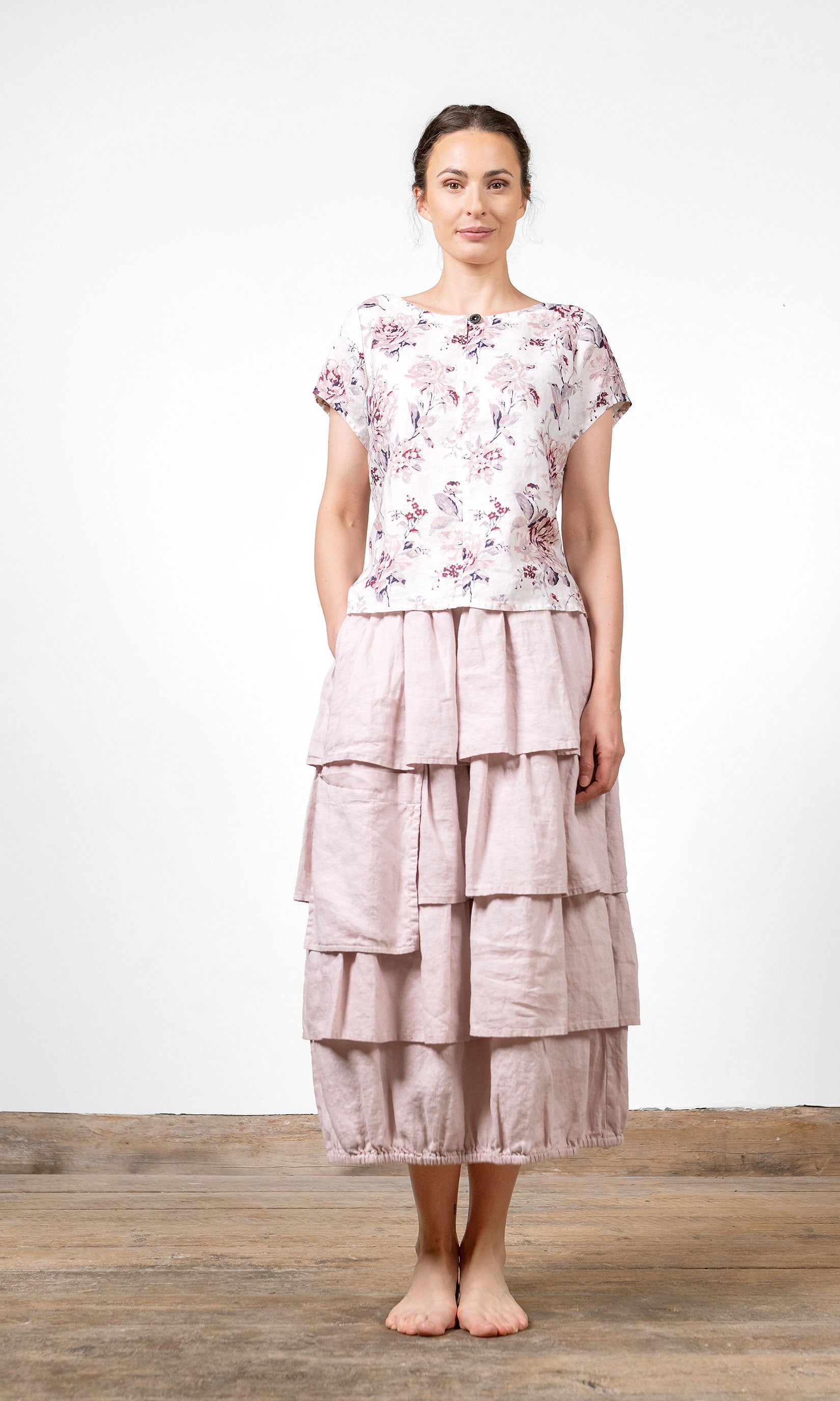 Kortärmad linnetopp med avslappnad passform och rund halsringning